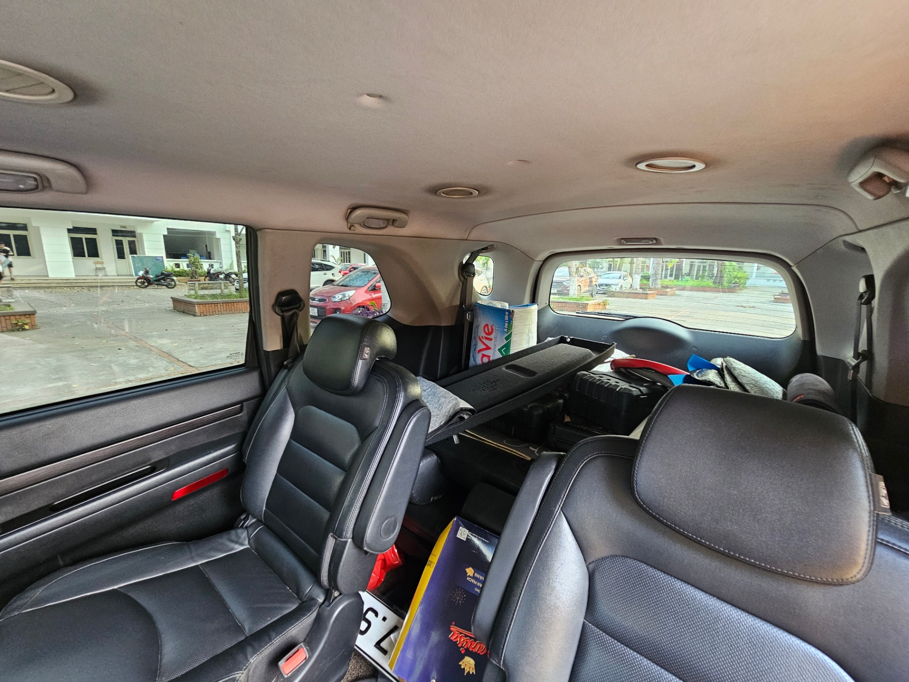 Ssangyong Stavic 2.0 AT 2016 - Nội thất 3