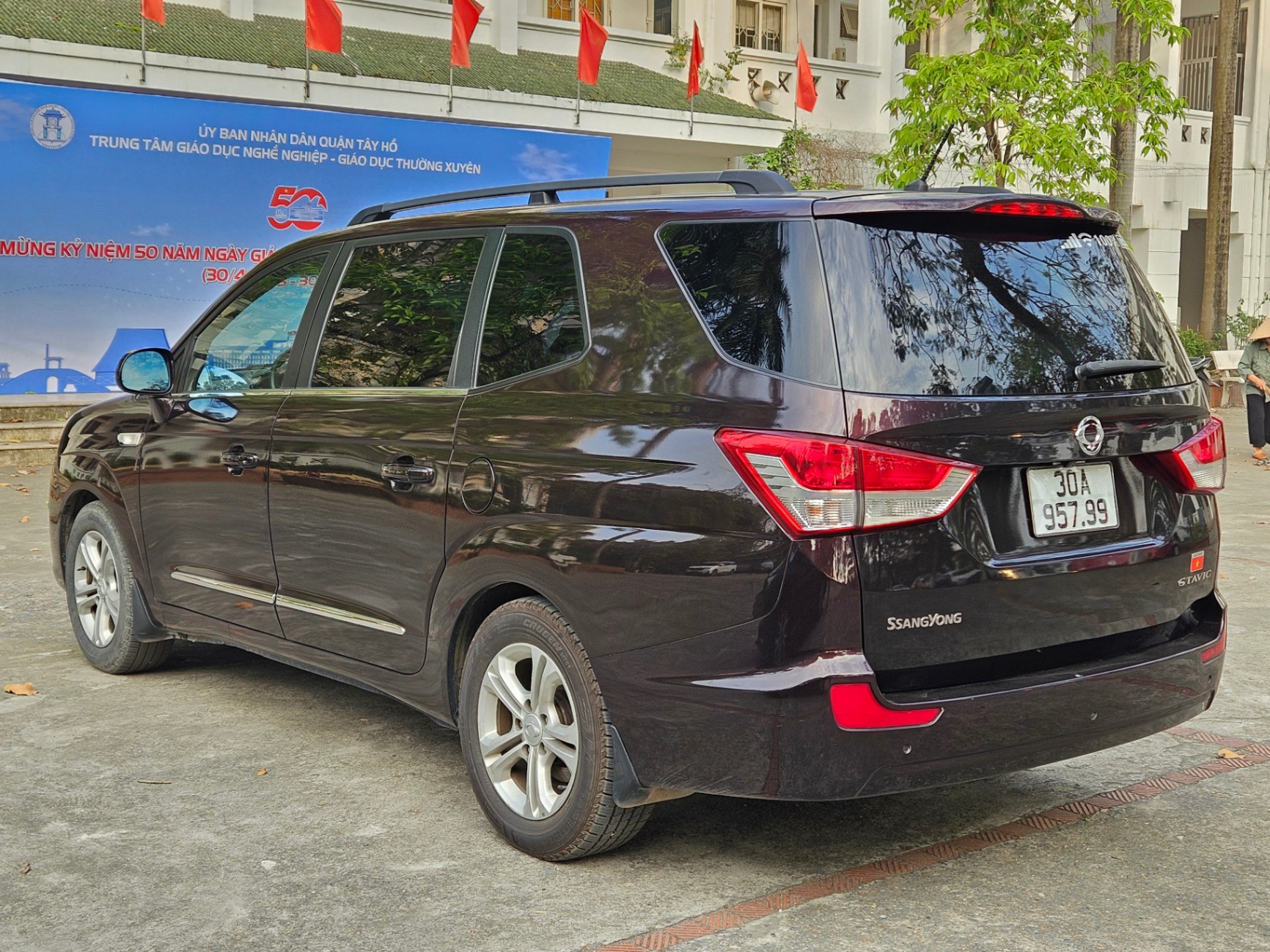 Ssangyong Stavic 2.0 AT 2016 - Ngoại thất 2