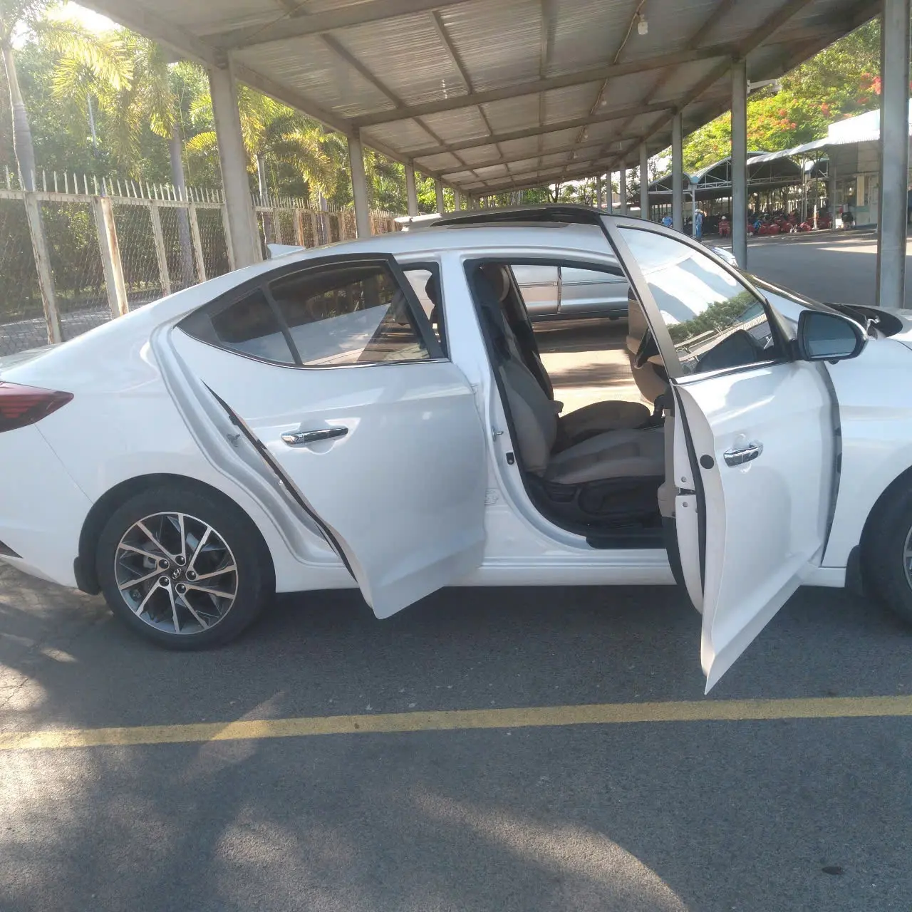 Hyundai Elantra 2.0 AT 2020 - Ngoại thất 3