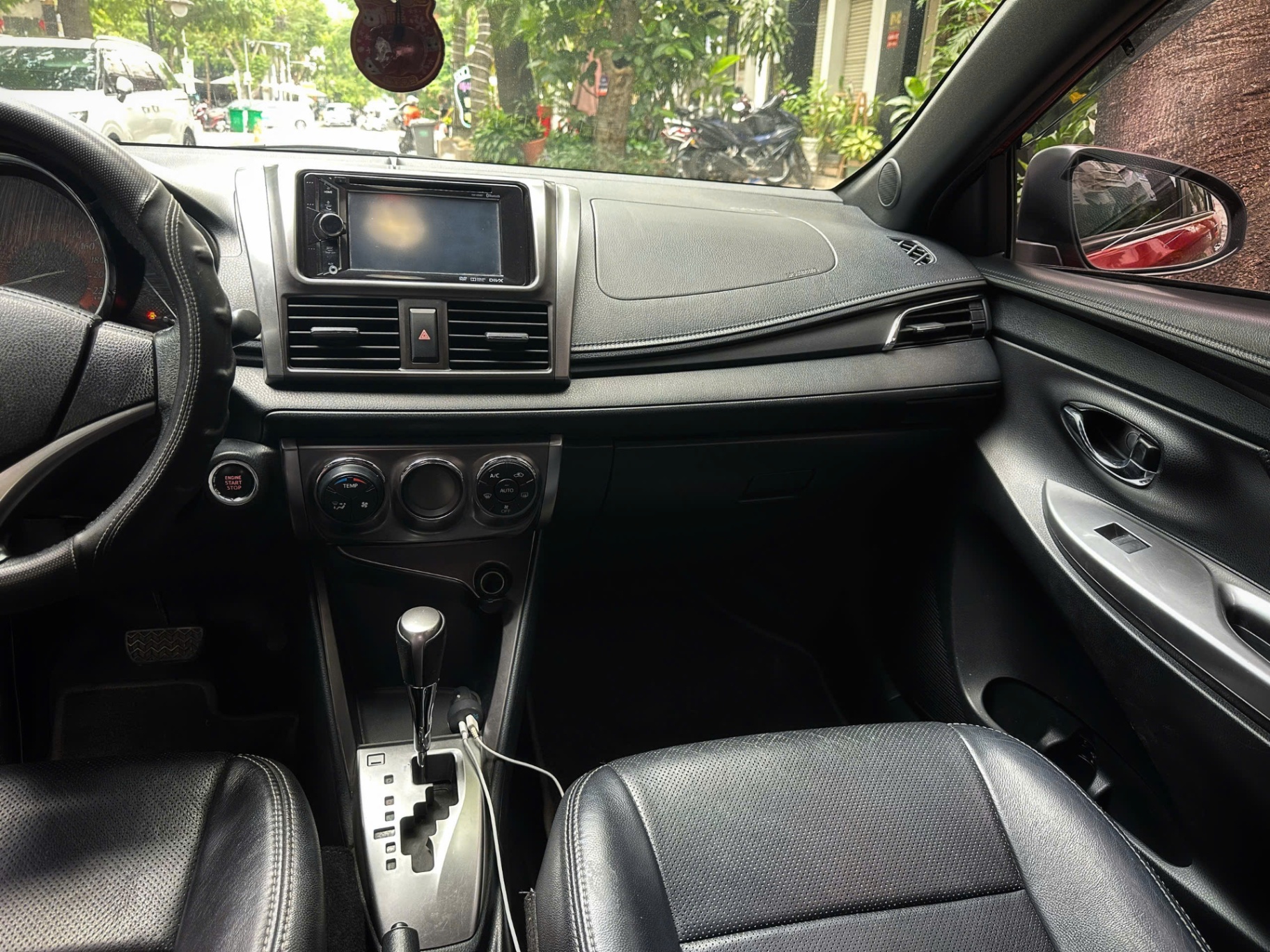 Toyota Yaris 1.3G 2014 - Nội thất 1
