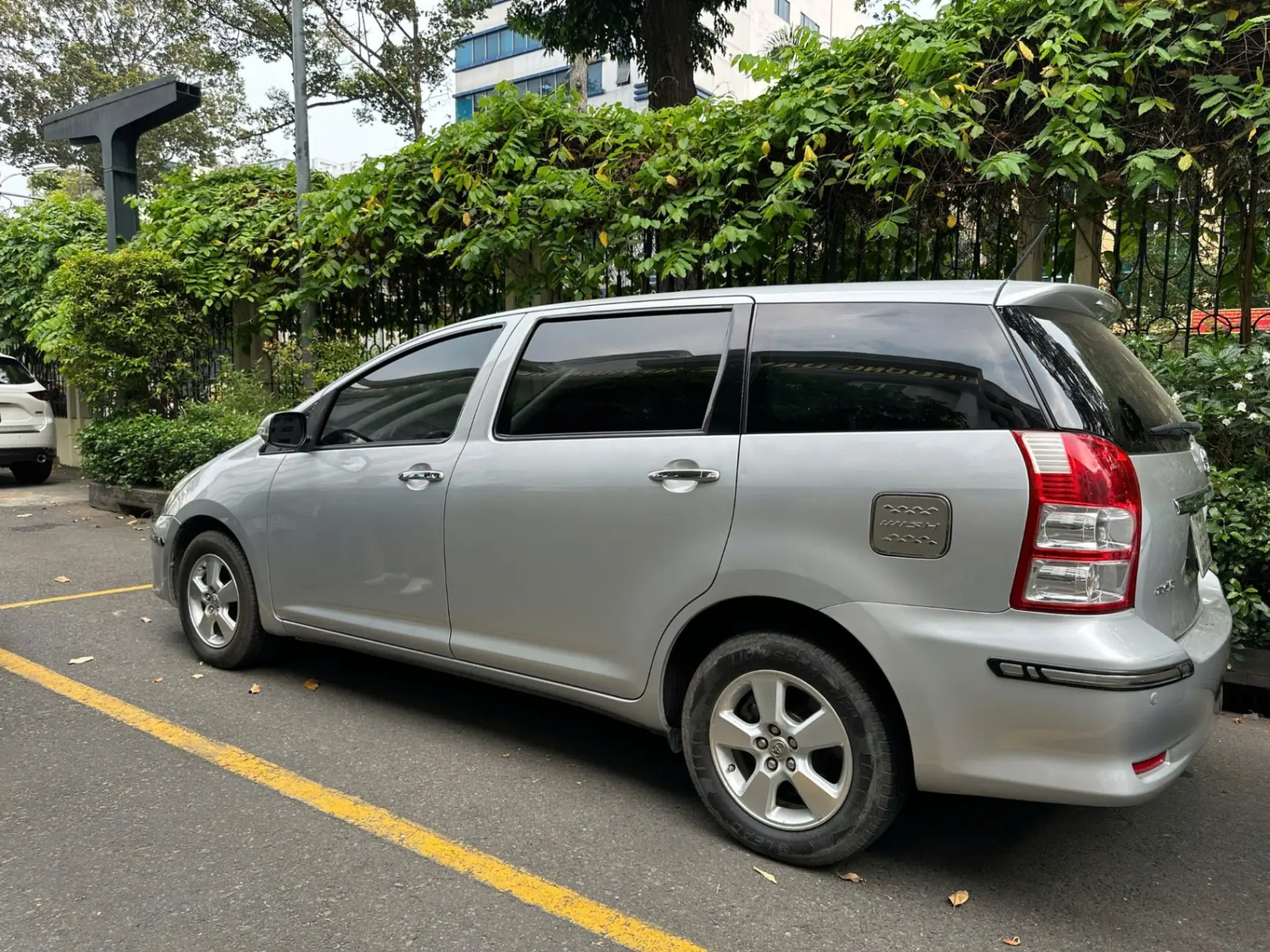 Toyota Wish 2.0 AT 2009 - Ngoại thất 7