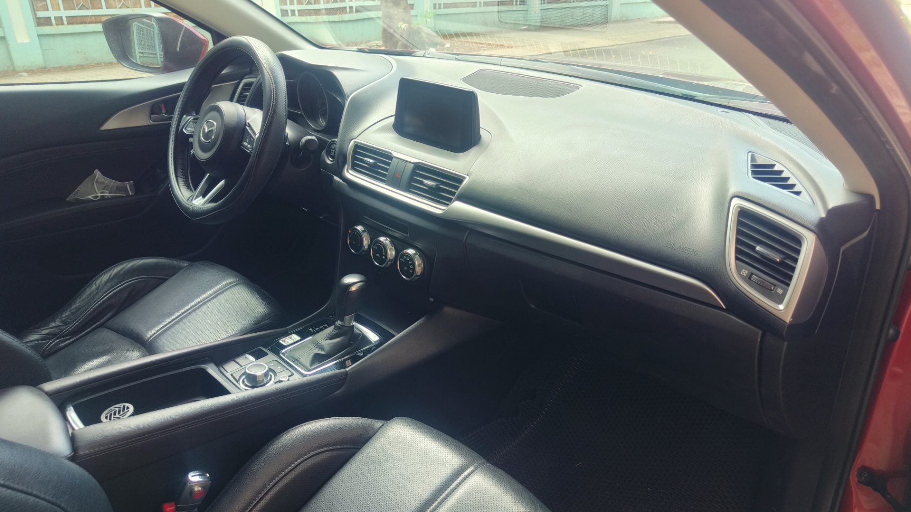 Mazda 3 1.5 AT 2017 hatchback - Nội thất 2