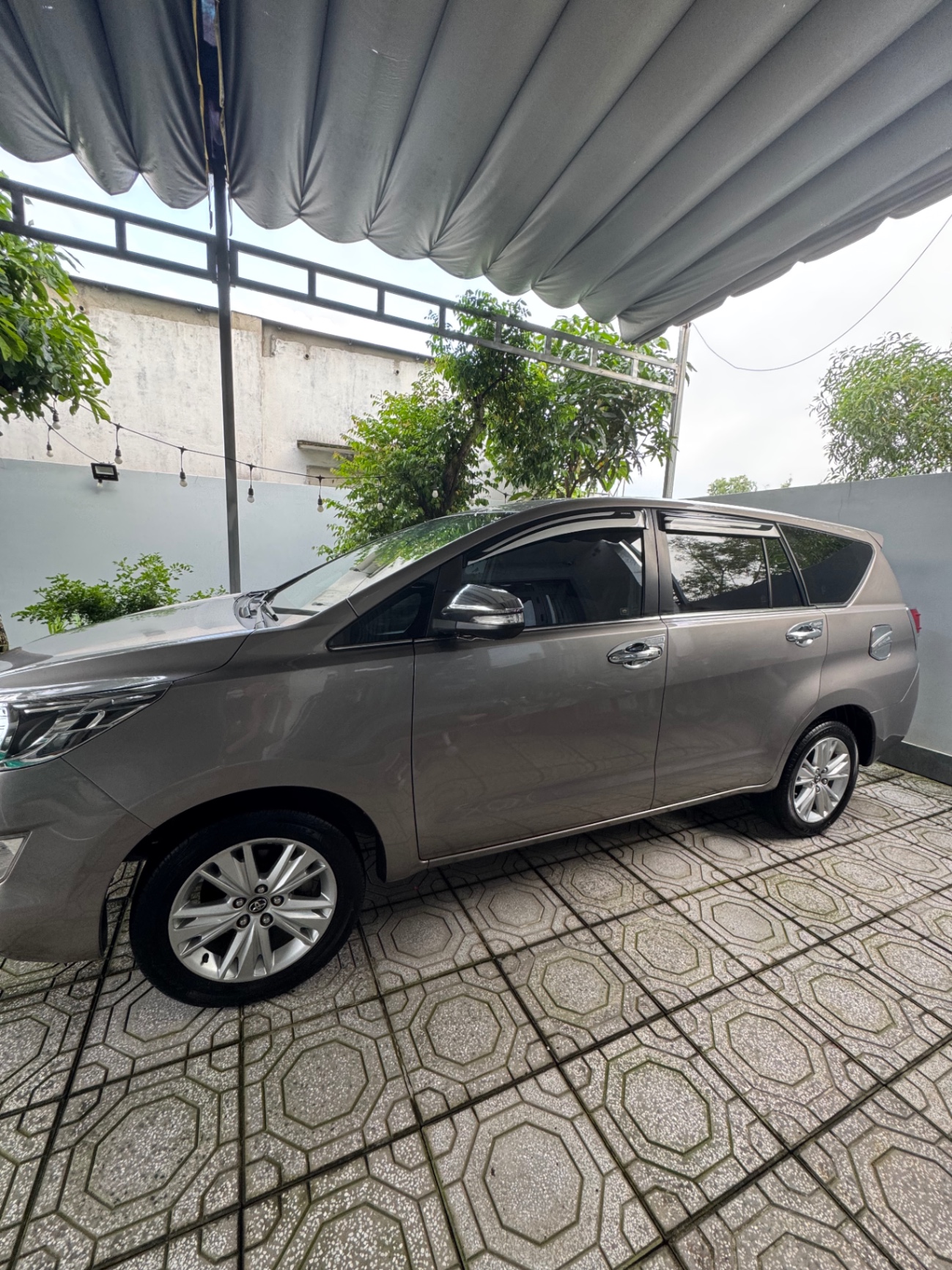 Toyota Innova 2.0V 2017 - Ngoại thất 1