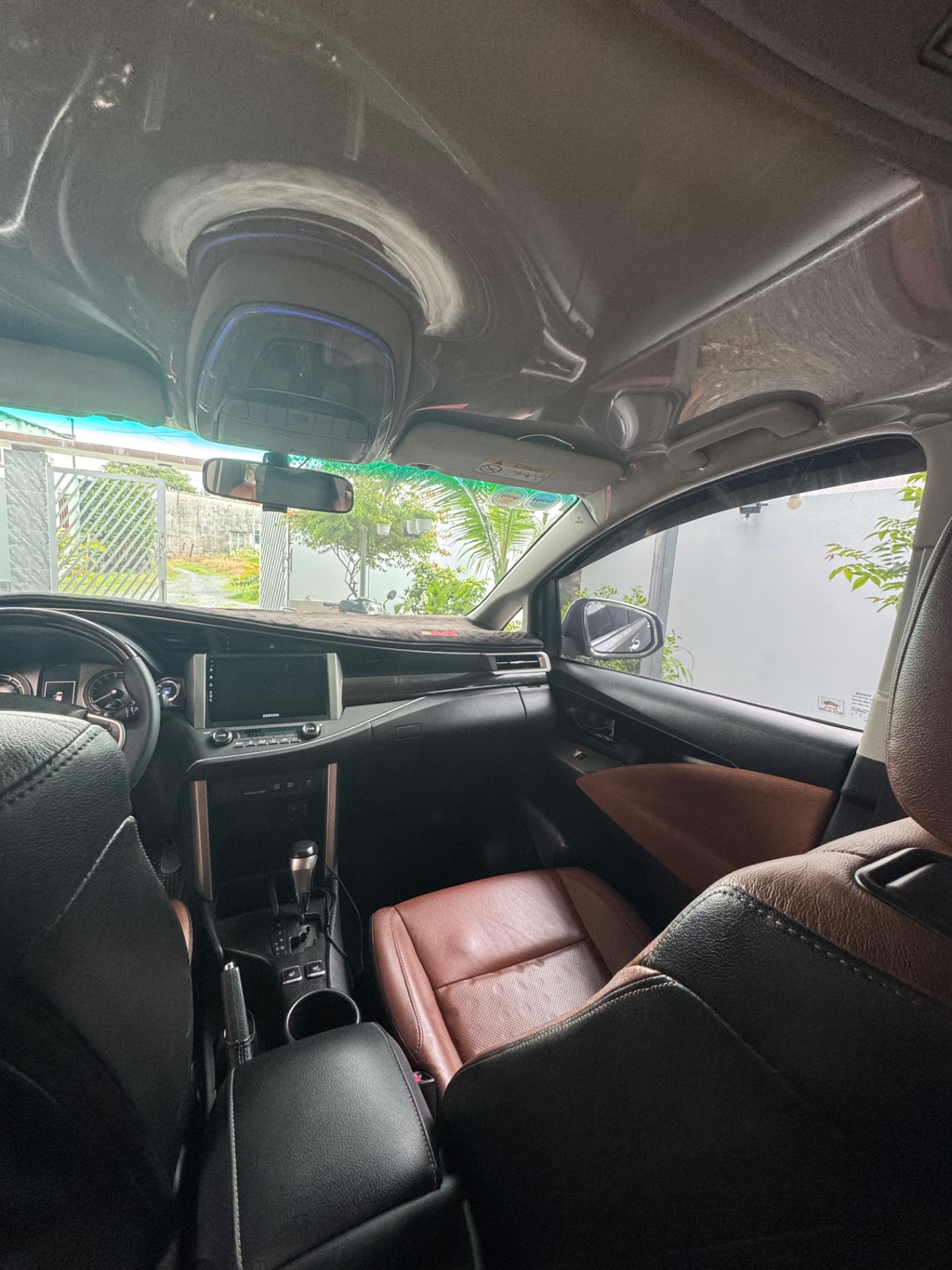 Toyota Innova 2.0V 2017 - Nội thất 1