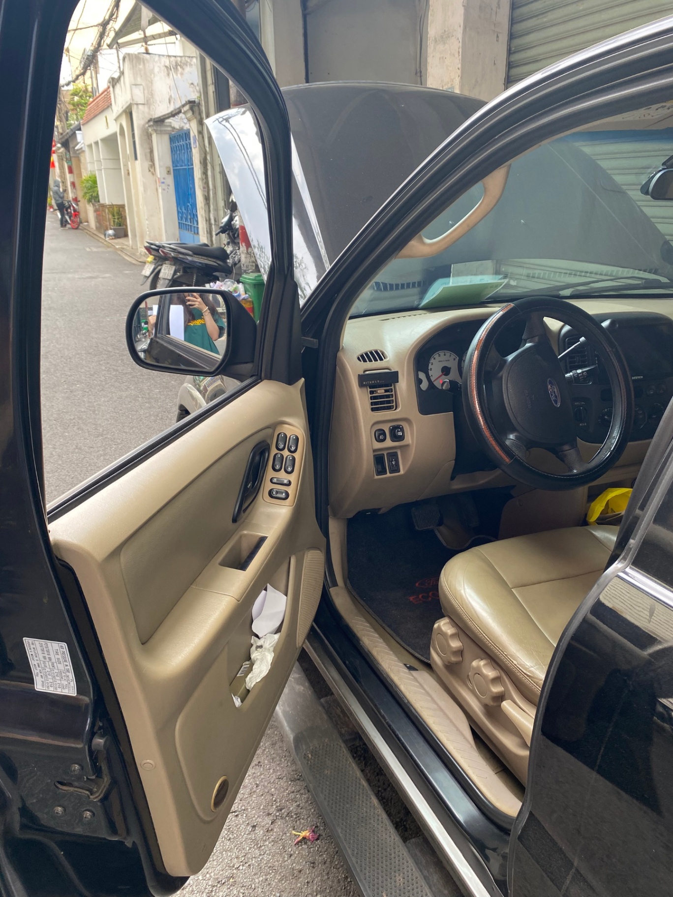 Ford Escape 2.3 AT 2005 - Nội thất 3