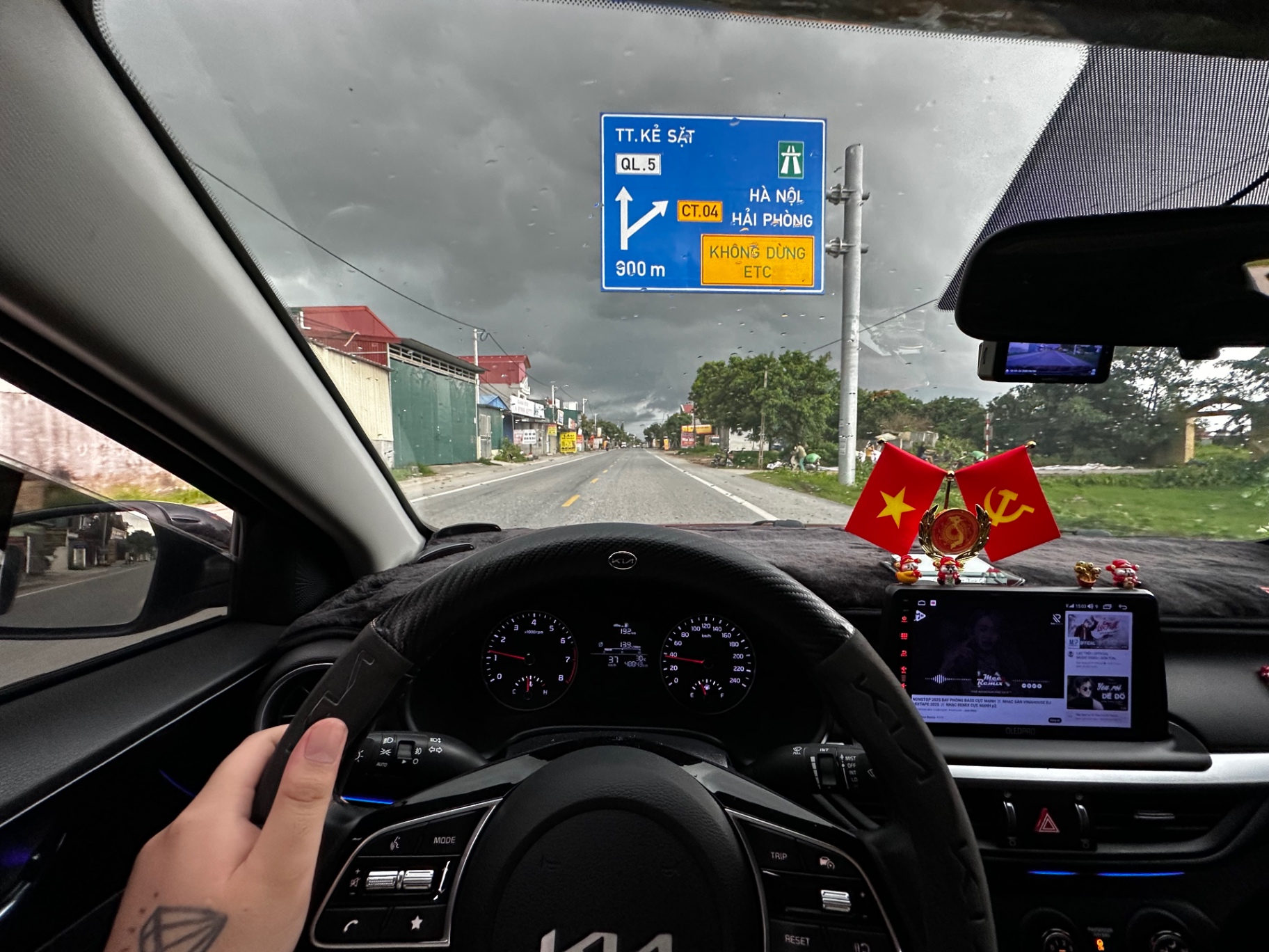 Kia K3 Deluxe 1.6 MT 2022 - Nội thất 1