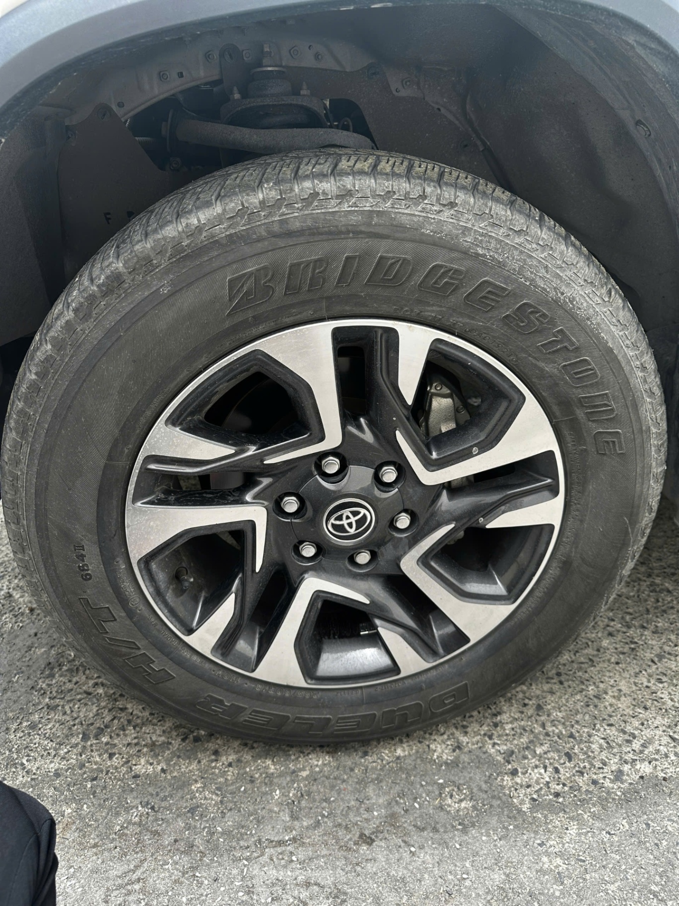 Toyota Fortuner 2.4G 4x2 AT Legender 2021 - Ngoại thất 6