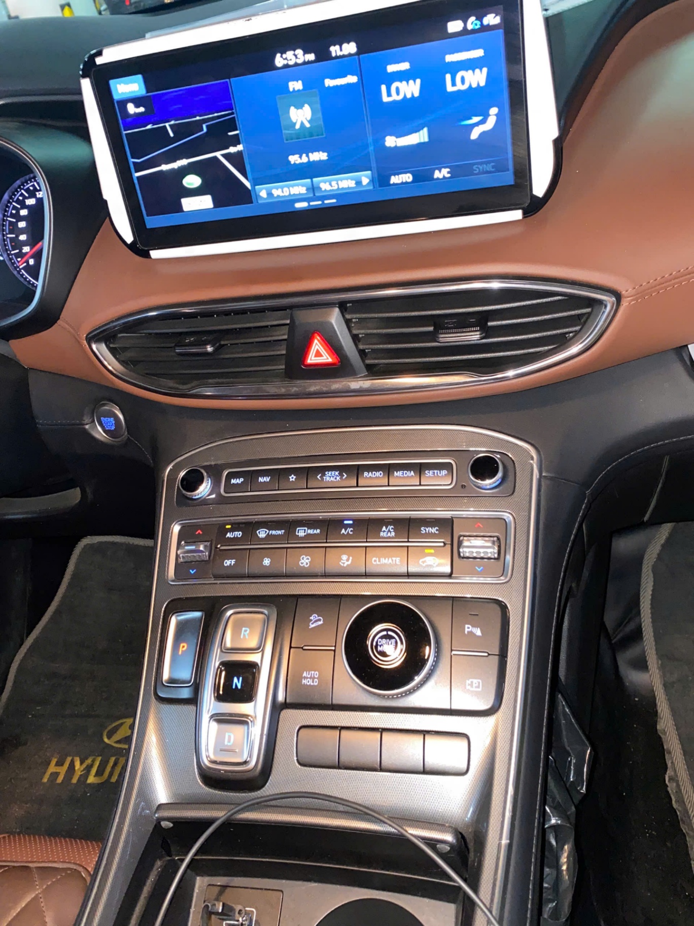Hyundai Santafe Tiêu chuẩn 2.5L 2022 - Nội thất 1