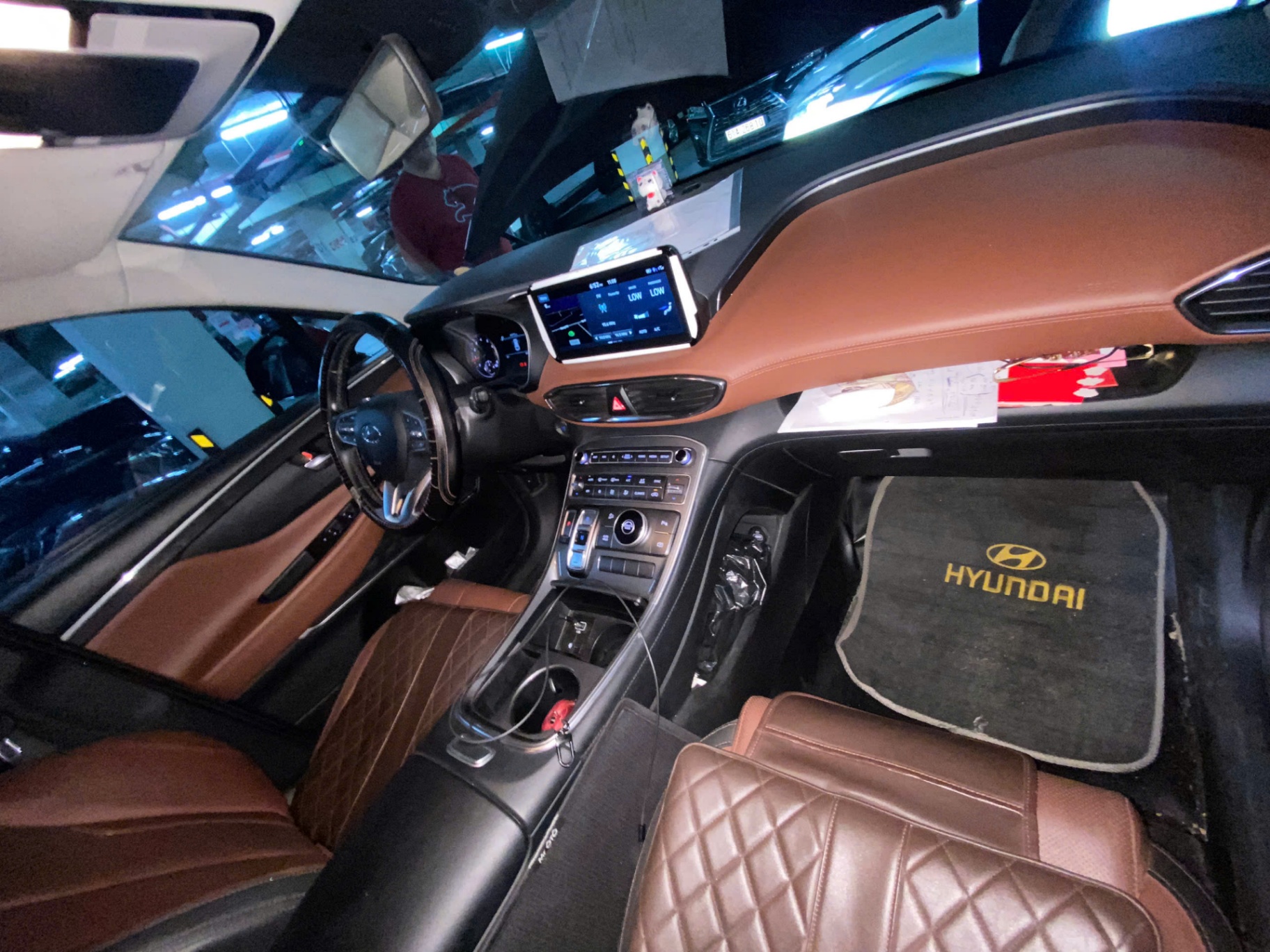 Hyundai Santafe Tiêu chuẩn 2.5L 2022 - Nội thất 4