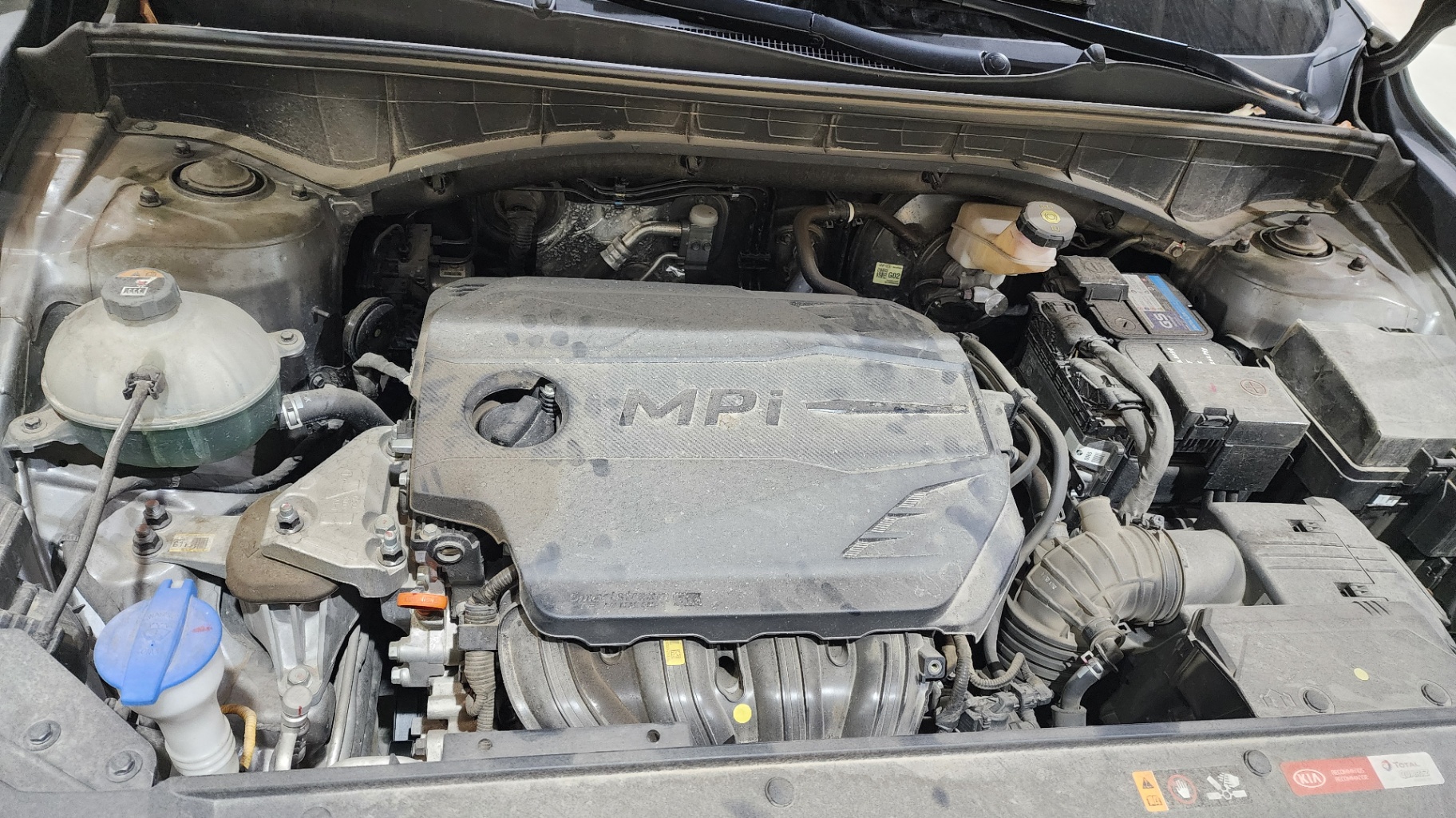 Kia Sorento Signature 2.5 AT AWD 2022 - Khoang động cơ 1