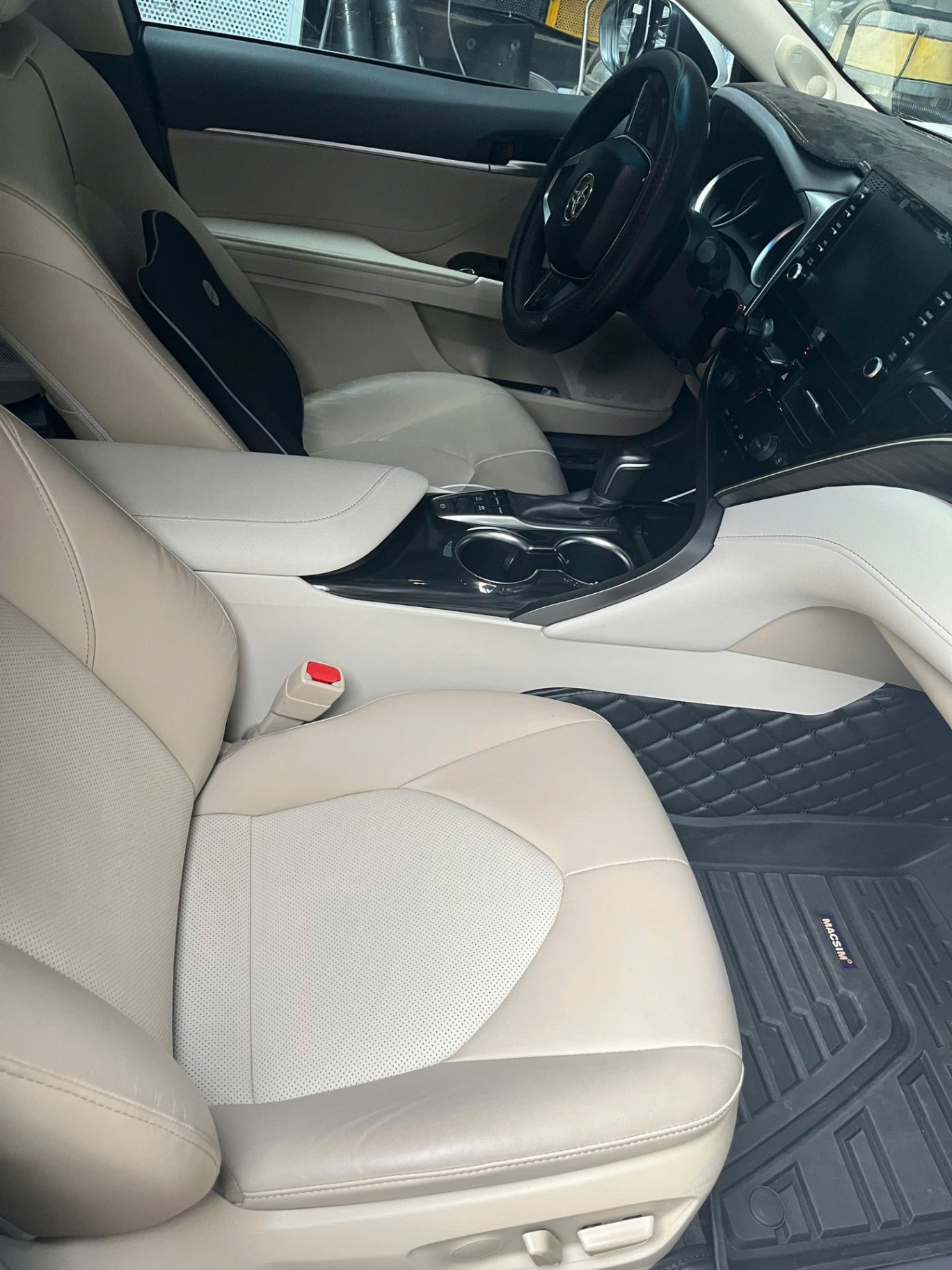 Toyota Camry 2.5HV 2022 - Nội thất 1
