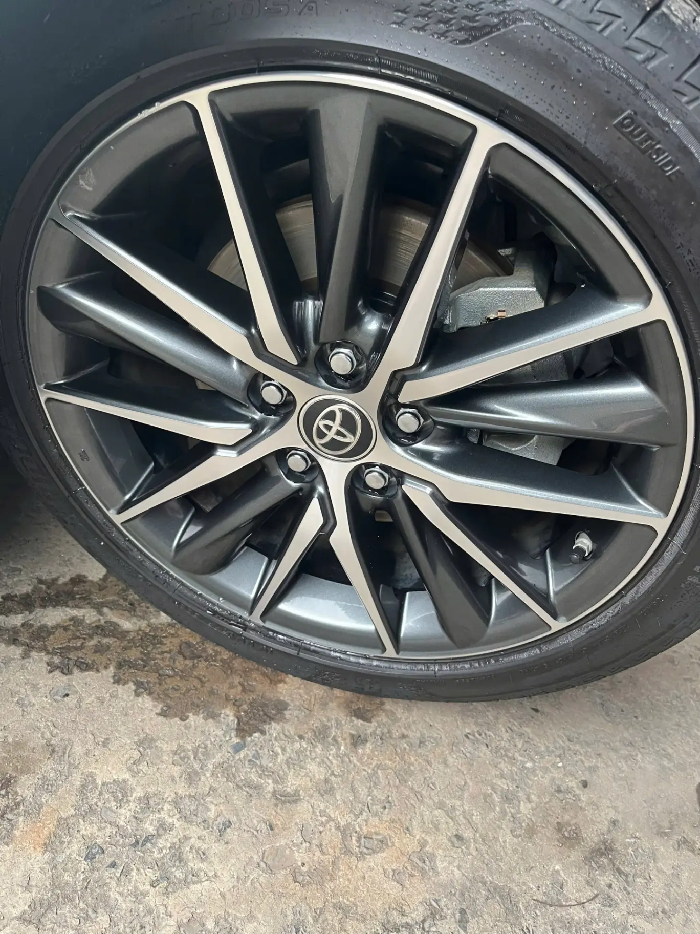 Toyota Camry 2.5HV 2022 - Ngoại thất 1