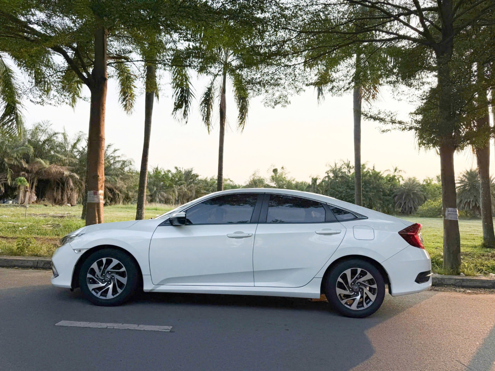 Honda Civic E 1.8 AT 2019