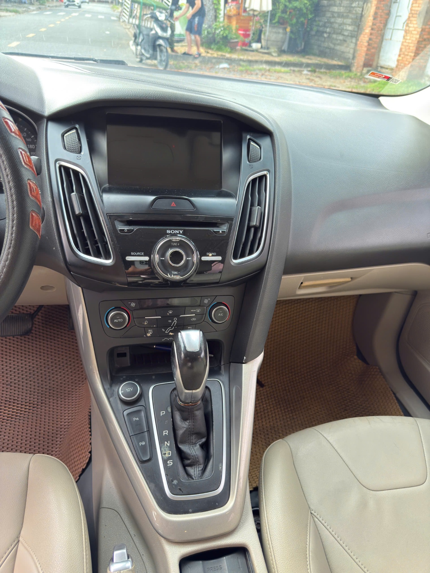 Ford Focus Titanium 1.5L 2016 - Nội thất 3