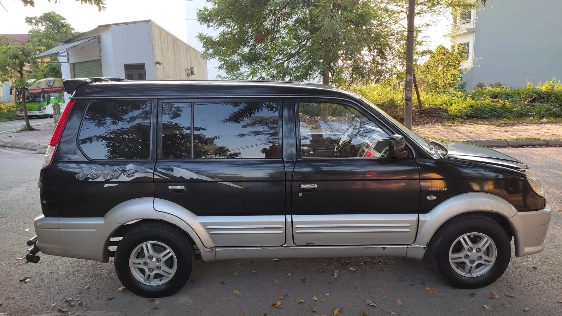 Mitsubishi Jolie 2.0 2004 - Ngoại thất 2