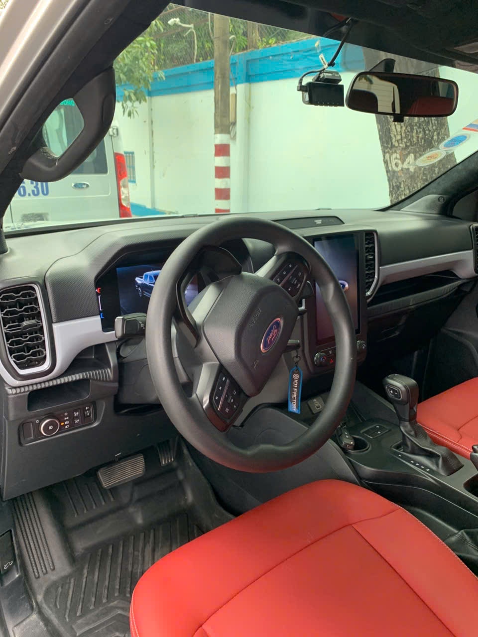 Ford Ranger 2023 XLS 2.0L 4x2 AT - Nội thất 4