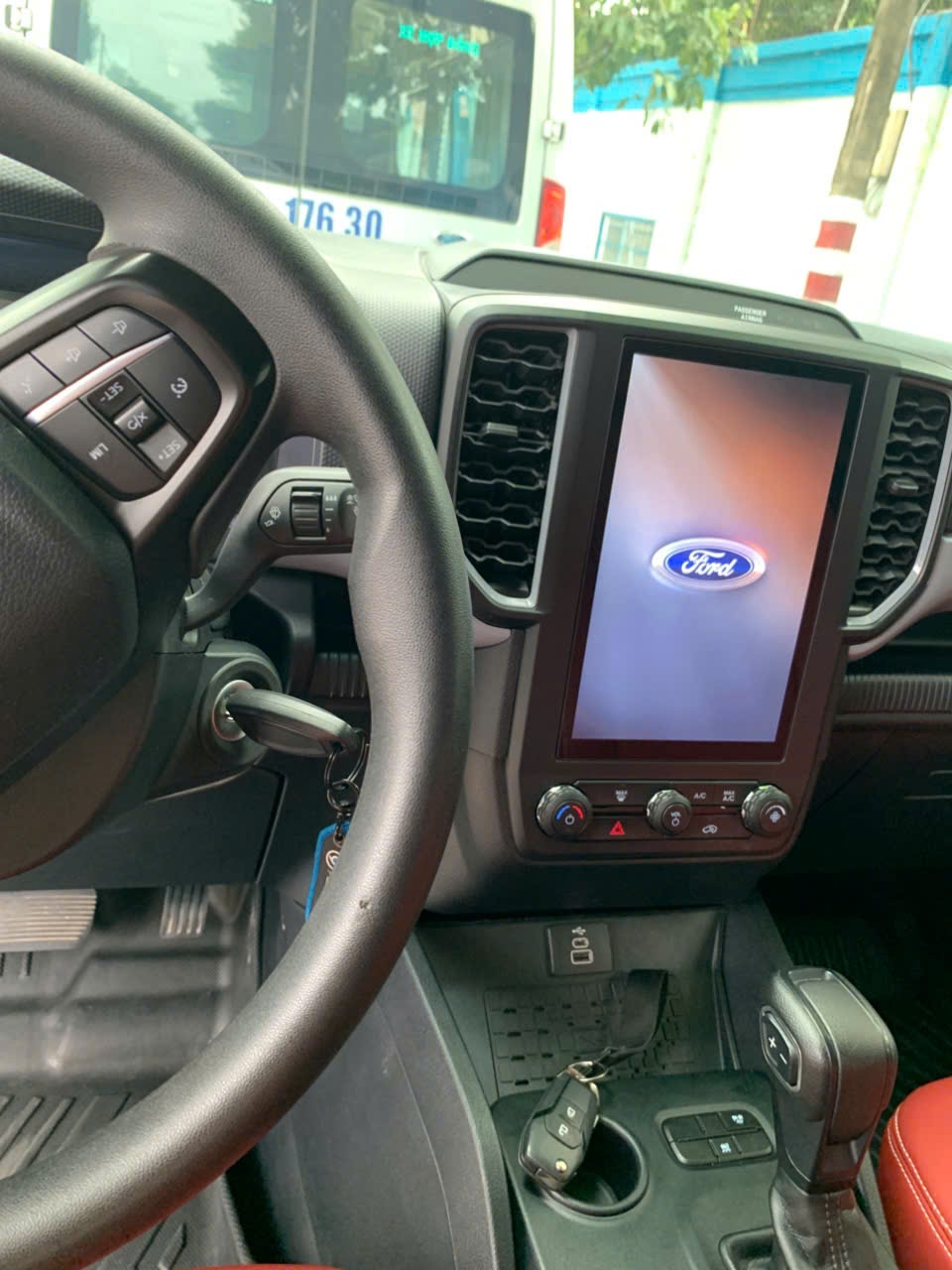 Ford Ranger 2023 XLS 2.0L 4x2 AT - Nội thất 5