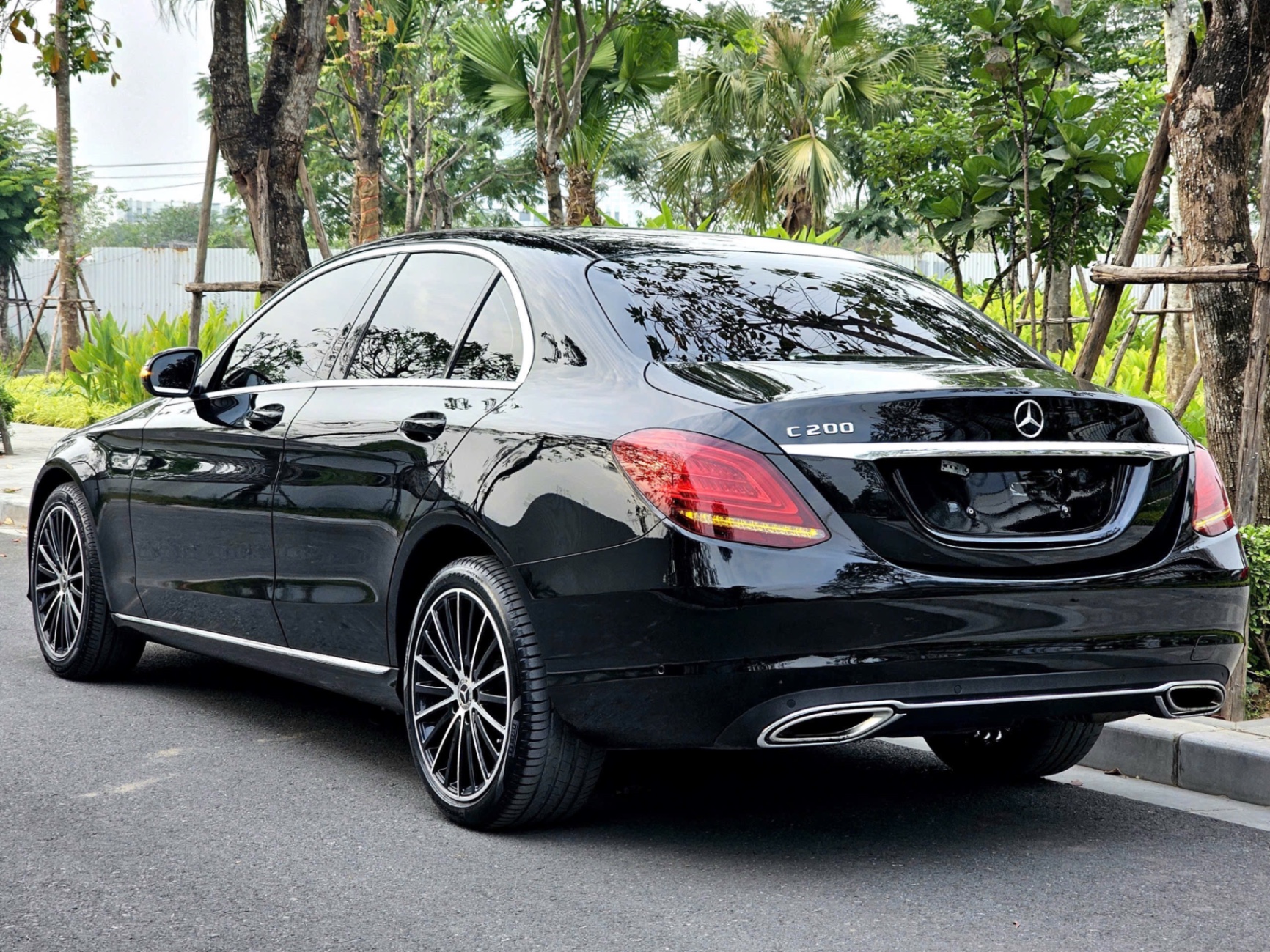 Mercedes C class C200 Exclusive 2019 - Ngoại thất 1