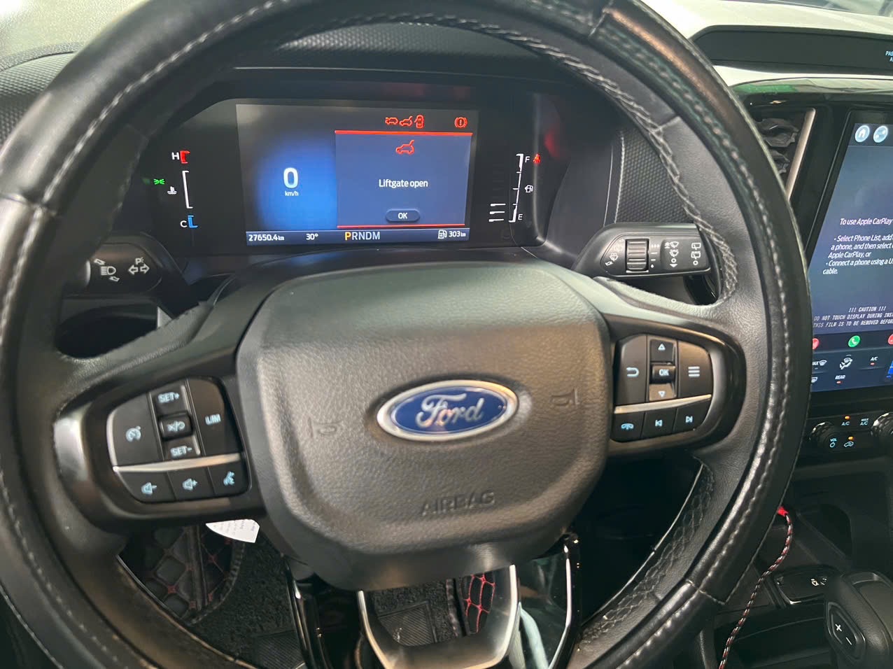 Ford Everest Ambiente 2.0L 4x2 AT 2023 - Nội thất 1
