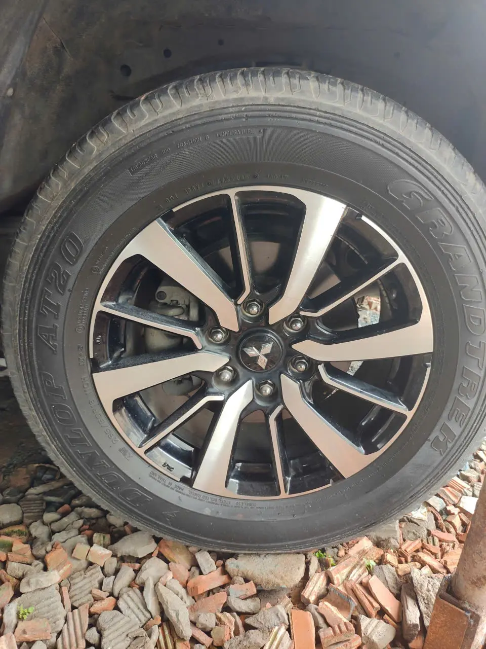 Mitsubishi Pajero sport 2.4D 4x2 AT 2019 - Ngoại thất 8