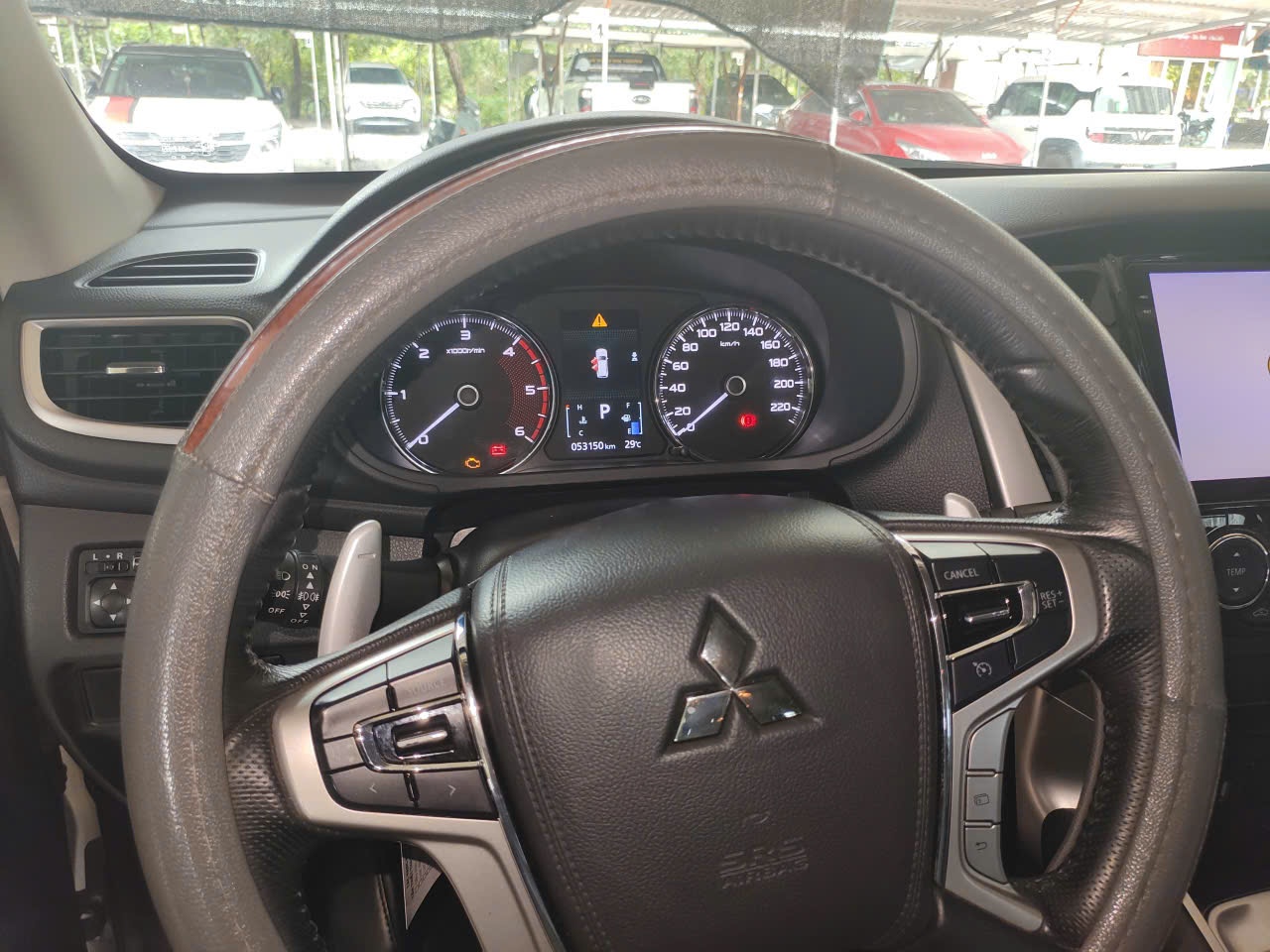 Mitsubishi Pajero sport 2.4D 4x2 AT 2019 - Nội thất 8