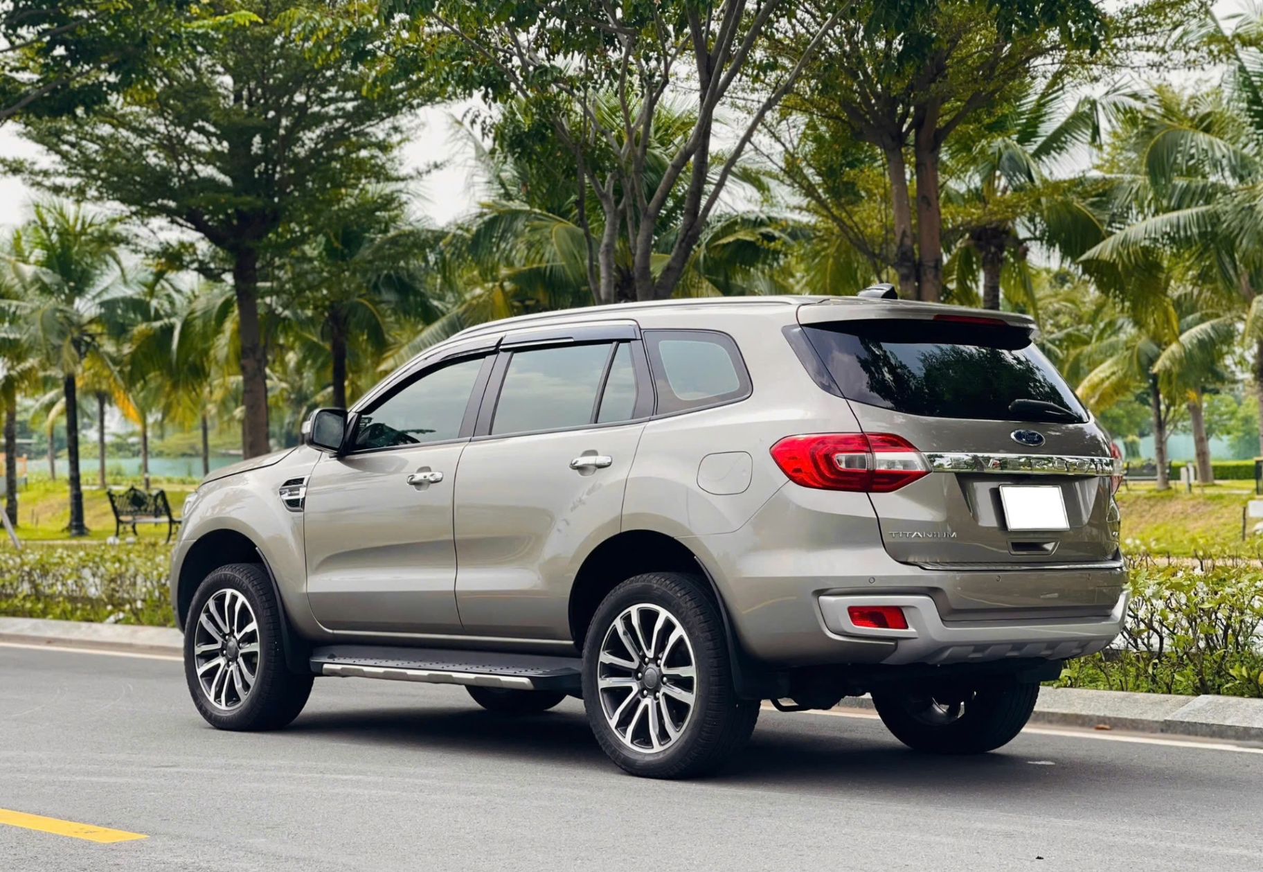 Ford Everest Titanium 2.0L 4x4 AT 2019