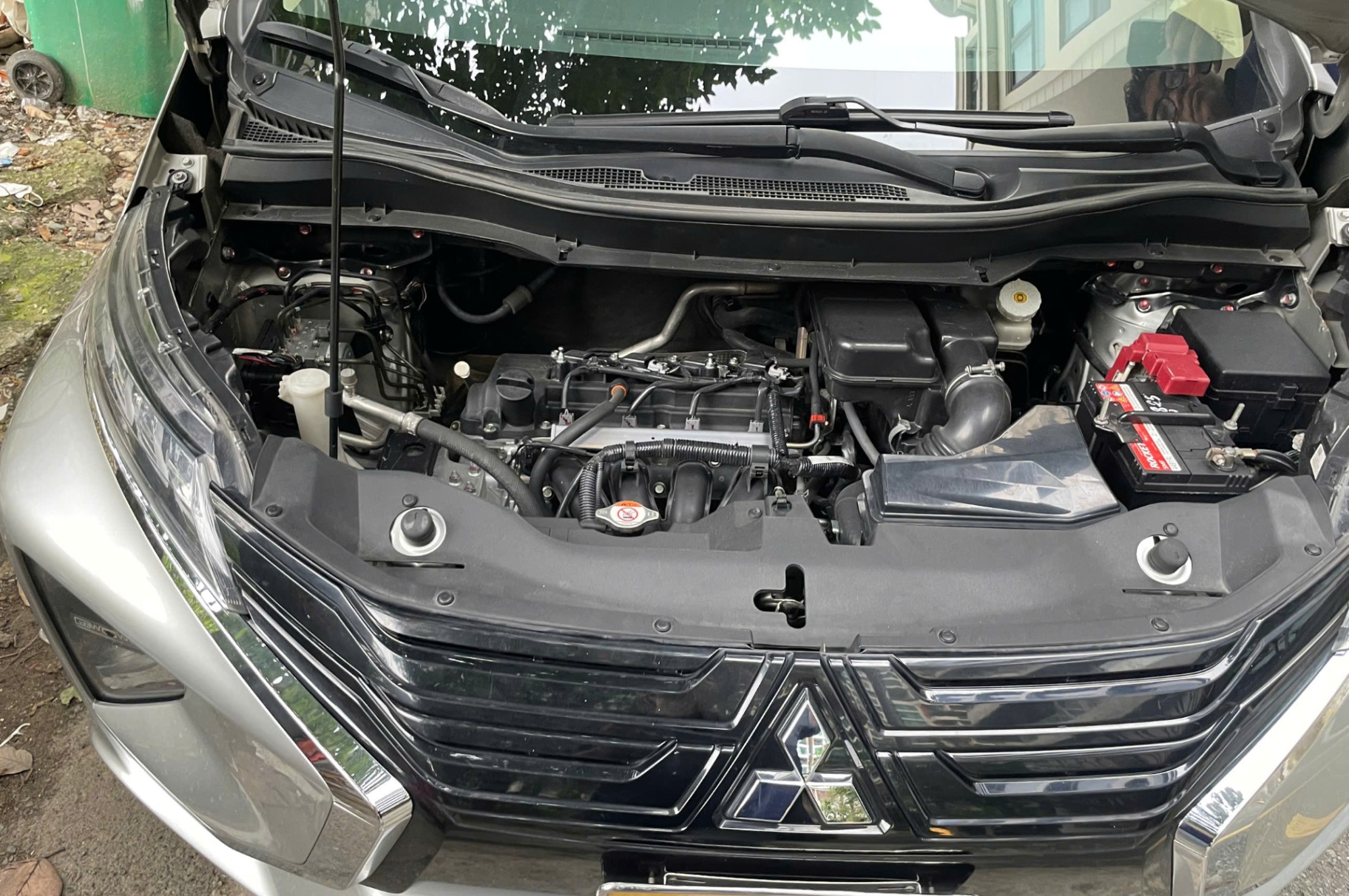 Mitsubishi Xpander 1.5 MT 2023 - Khoang động cơ 1