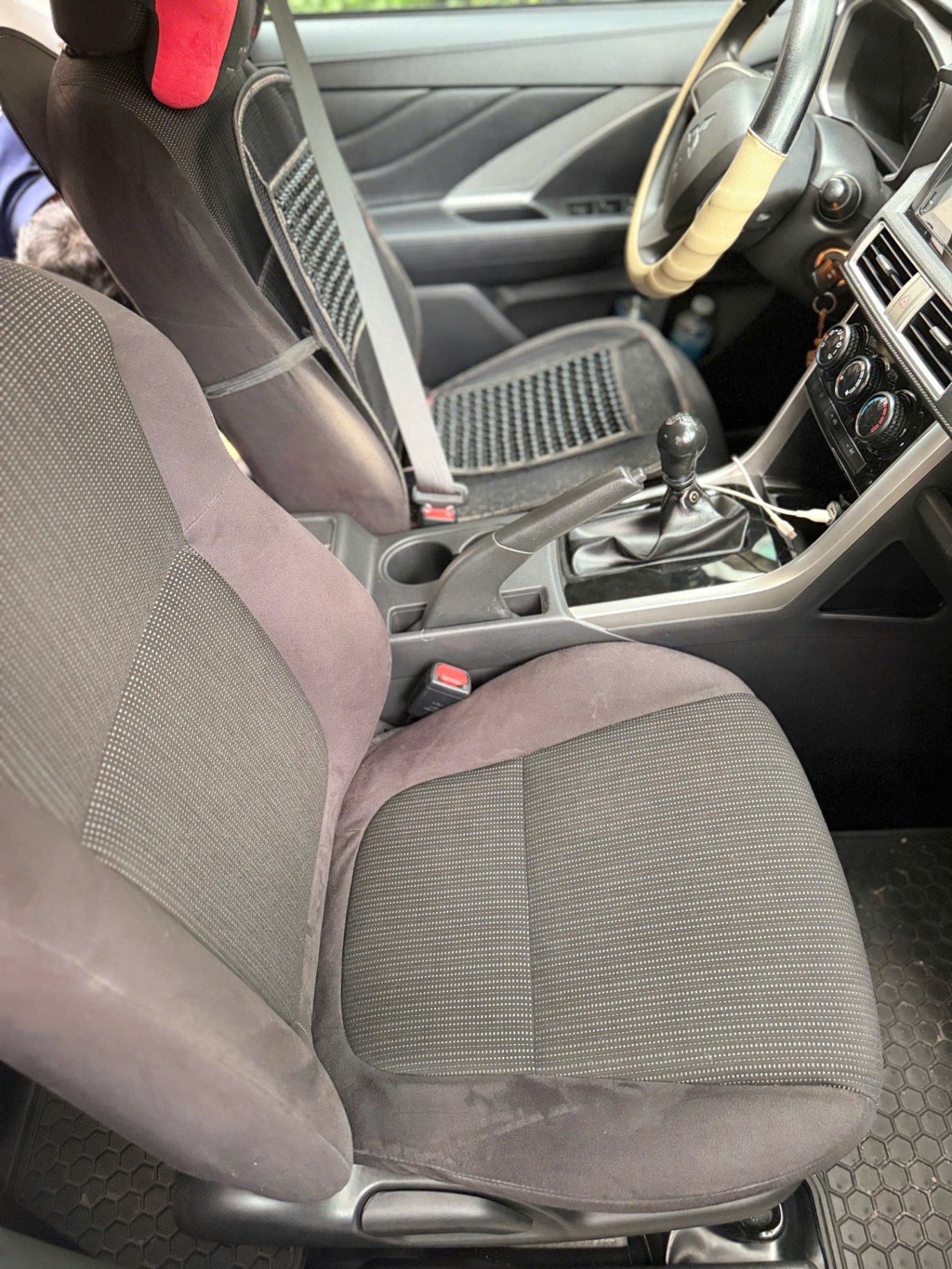 Mitsubishi Xpander 1.5 MT 2023 - Nội thất 8