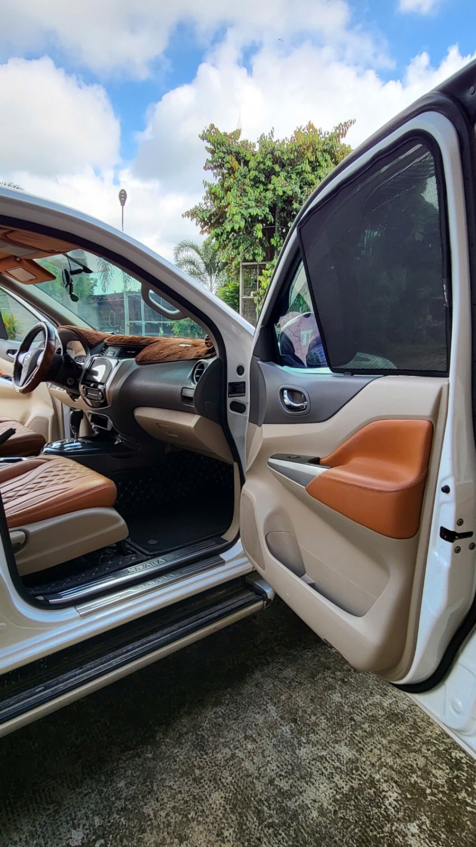Nissan Navara EL 2.5 AT 2WD 2017 - Nội thất 2