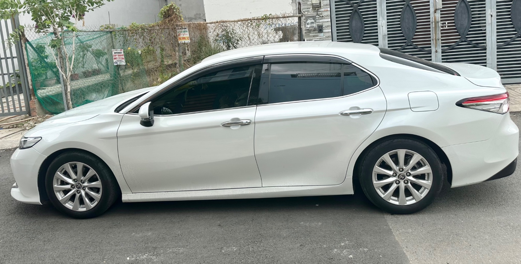 Toyota Camry 2.0G 2020