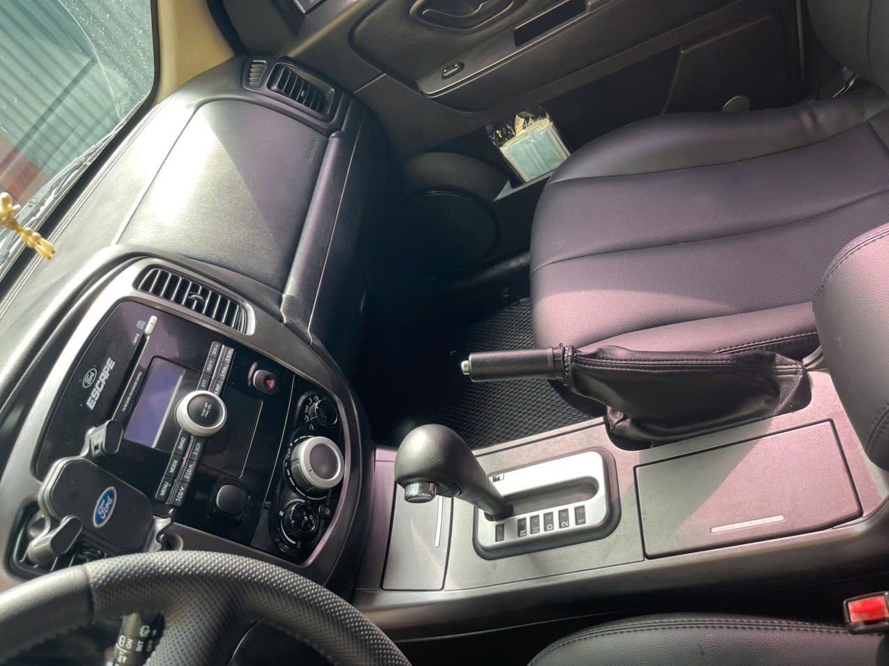 Ford Escape XLS 2.3L 4x2 AT 2013 - Nội thất 1