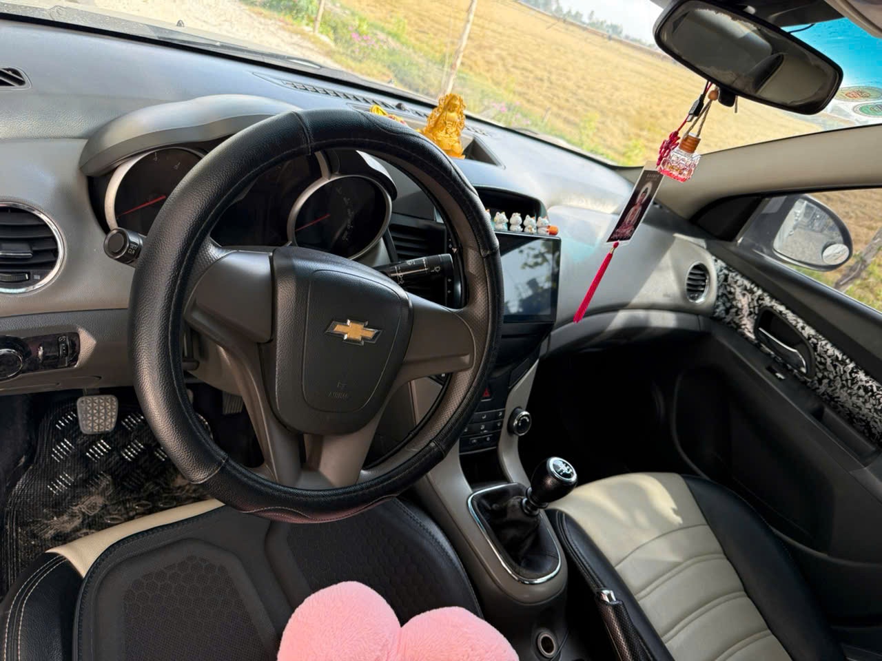 Chevrolet Cruze LS 1.6 MT 2011 - Nội thất 3