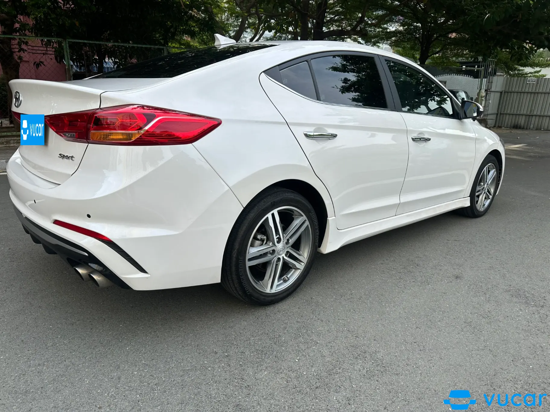 Hyundai Elantra Sport 1.6 AT 2018 - Ngoại thất 3