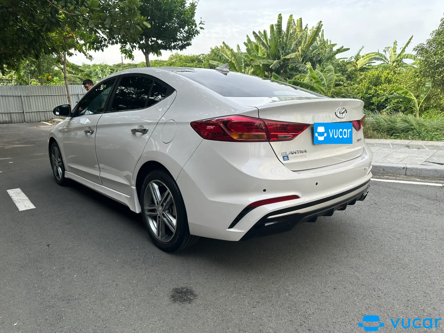 Hyundai Elantra Sport 1.6 AT 2018 - Ngoại thất 4