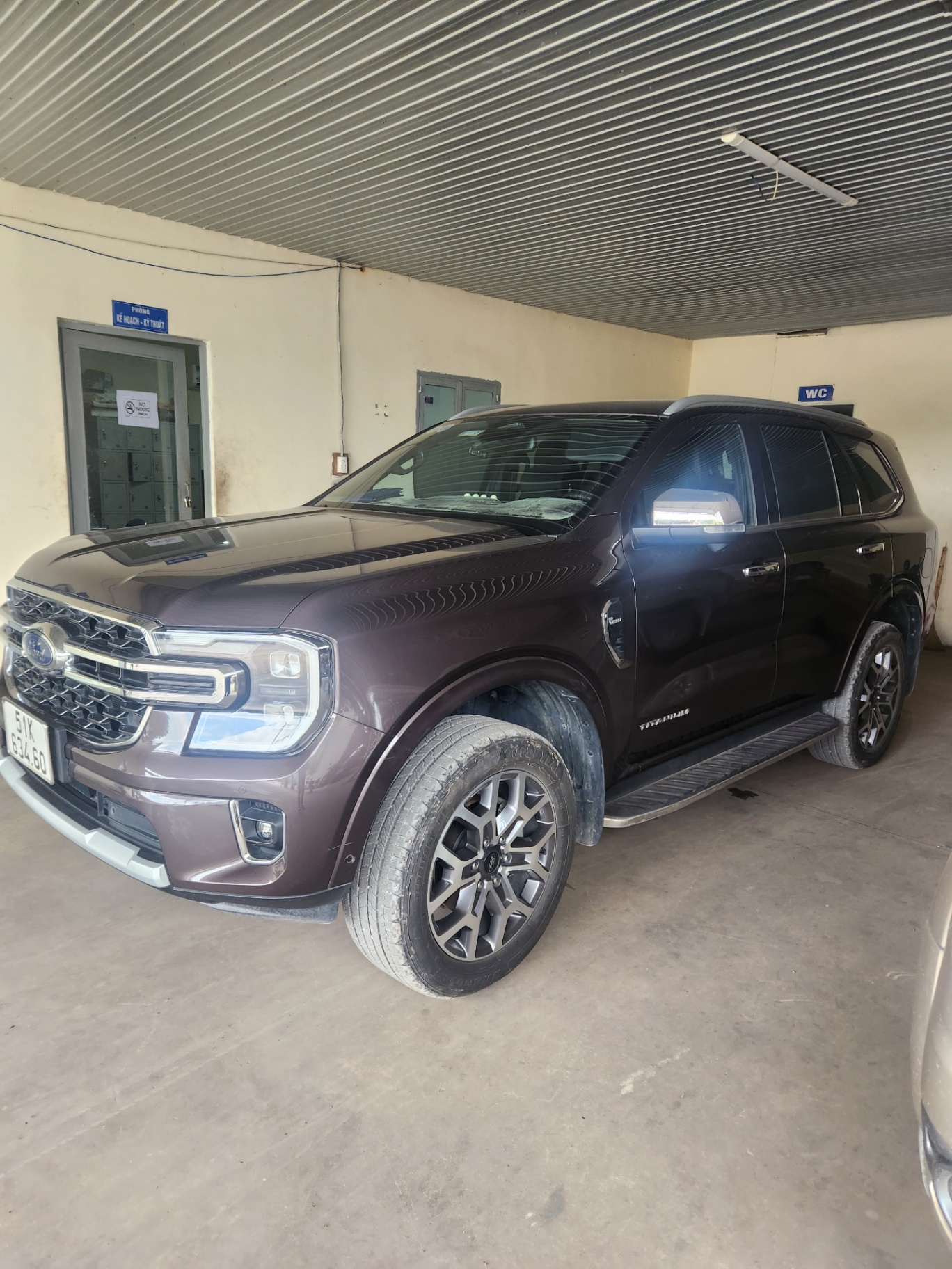 Ford Everest Titatium 4x4 2 cầu 2023 - Ngoại thất 2