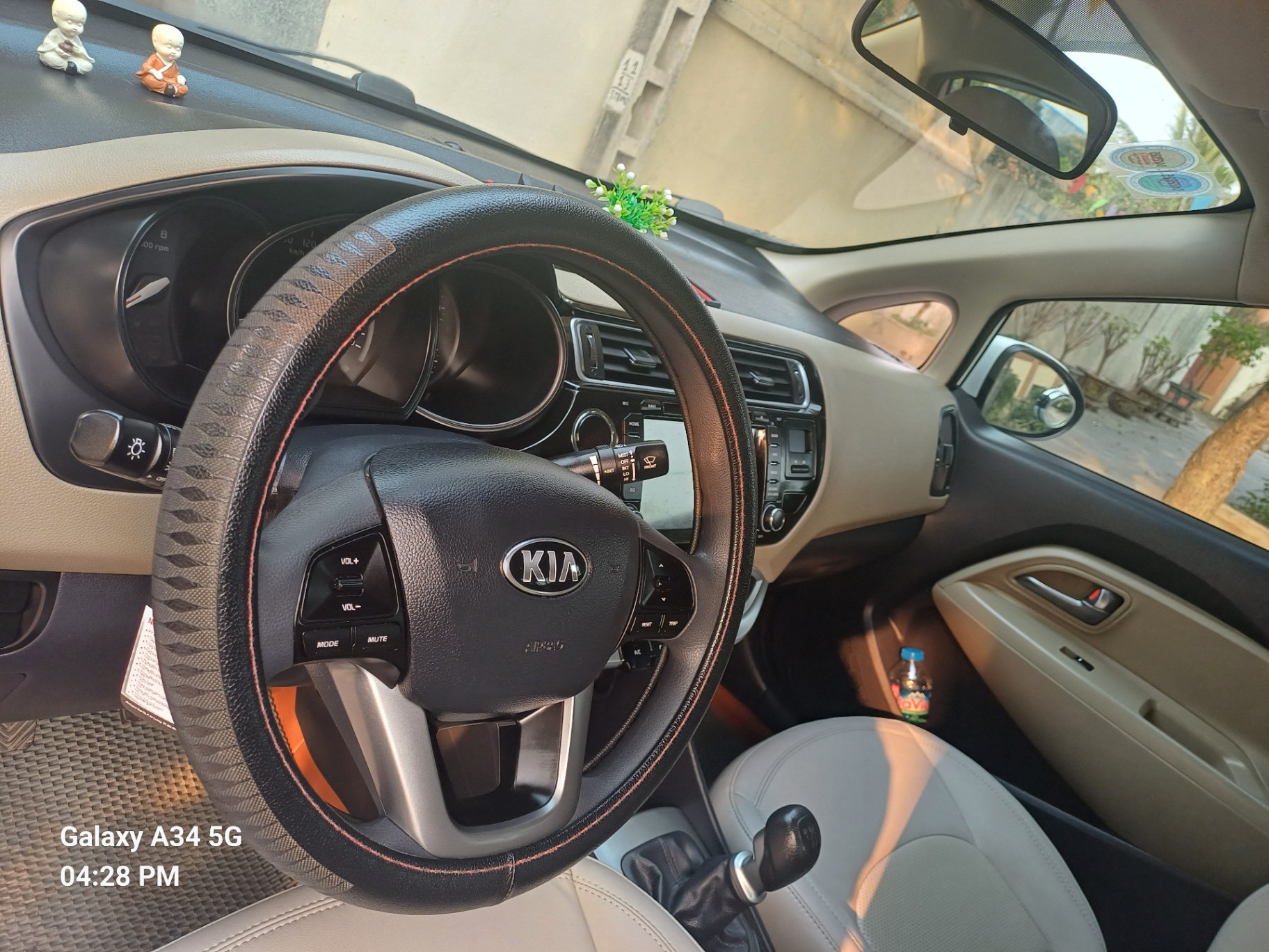 Kia Rio 1.4 MT 2016 - Nội thất 1