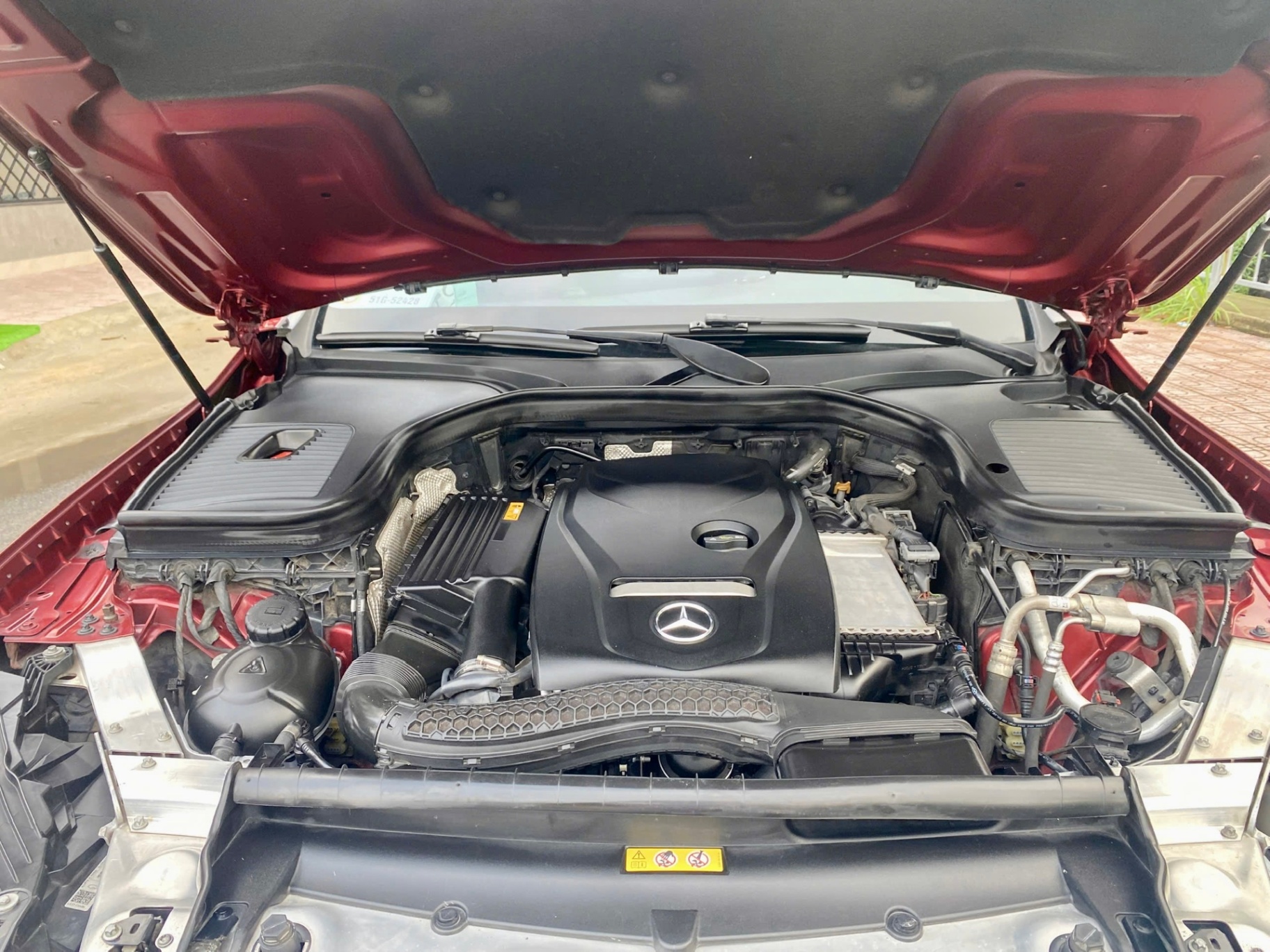Mercedes Glc 250 4Matic 2018 - Khoang động cơ 1