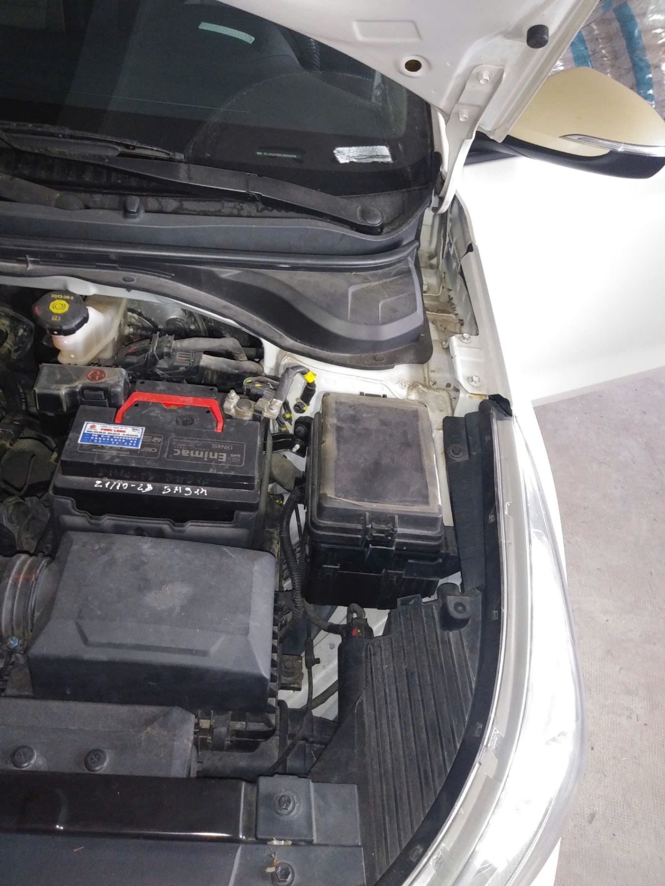 Hyundai Accent 1.4 MT Base 2018 - Khoang động cơ 2