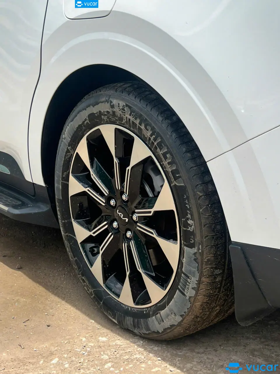 Kia Carnival Signature 2.2D 2023 - Ngoại thất 10