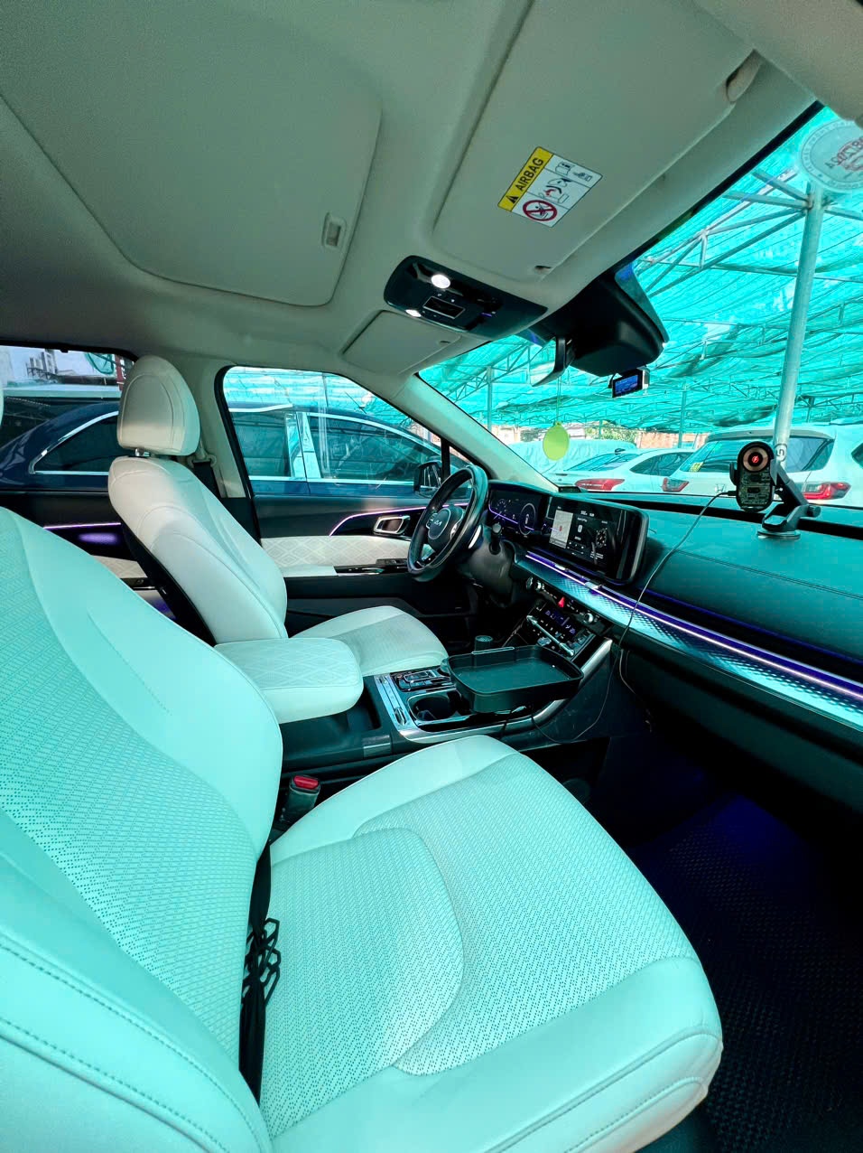 Kia Carnival Signature 2.2D 2023 - Nội thất 1