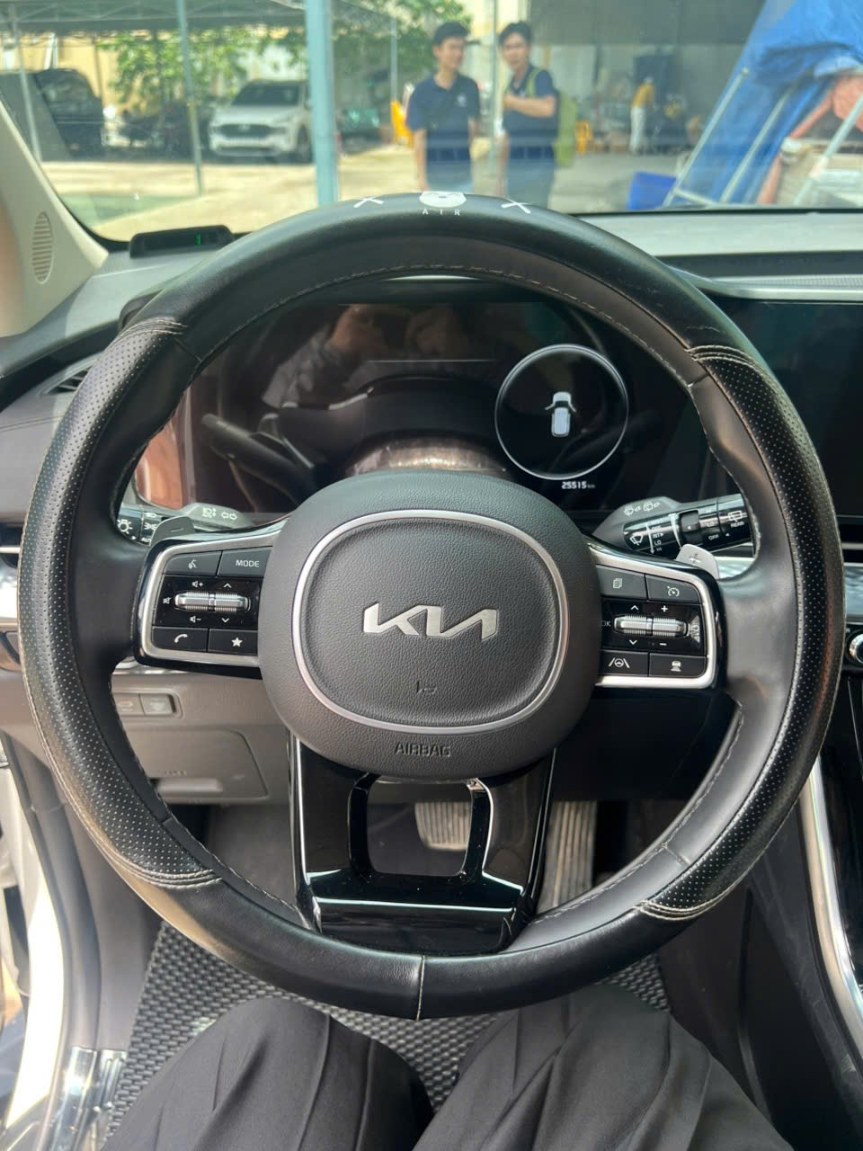 Kia Carnival Signature 2.2D 2023 - Nội thất 9