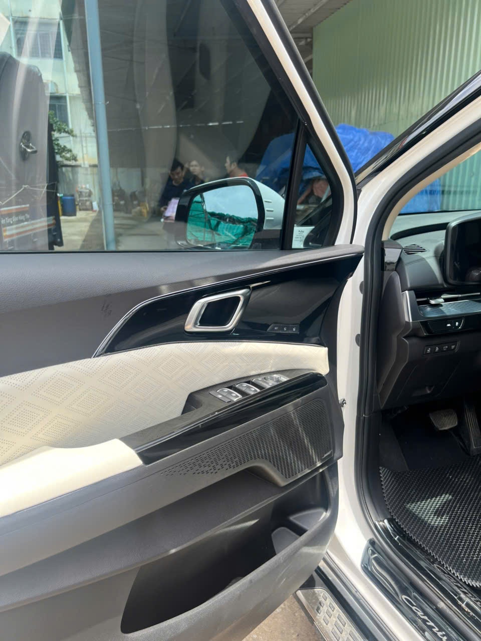 Kia Carnival Signature 2.2D 2023 - Nội thất 14