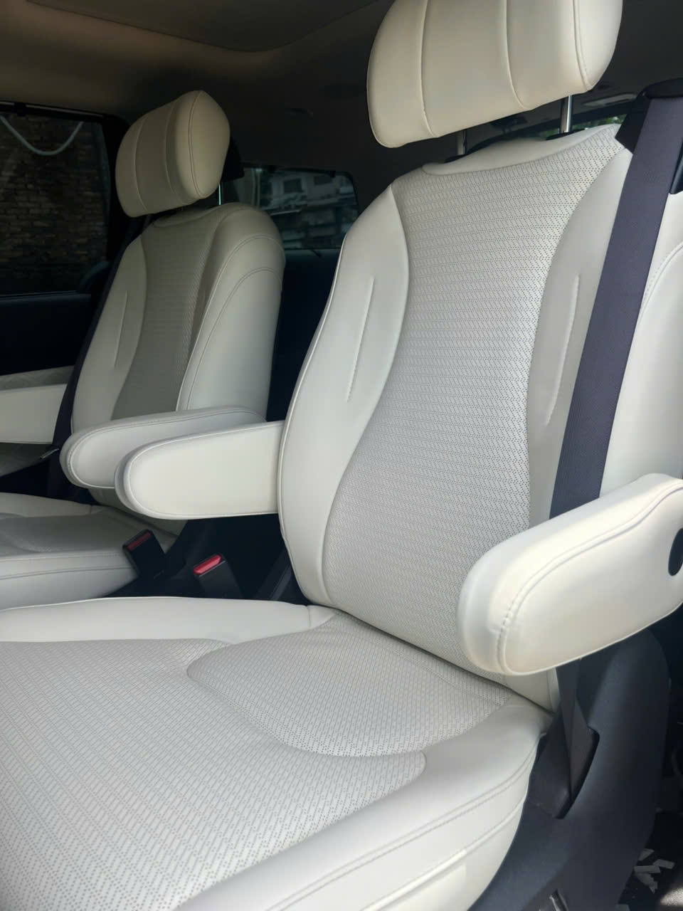 Kia Carnival Signature 2.2D 2023 - Nội thất 16
