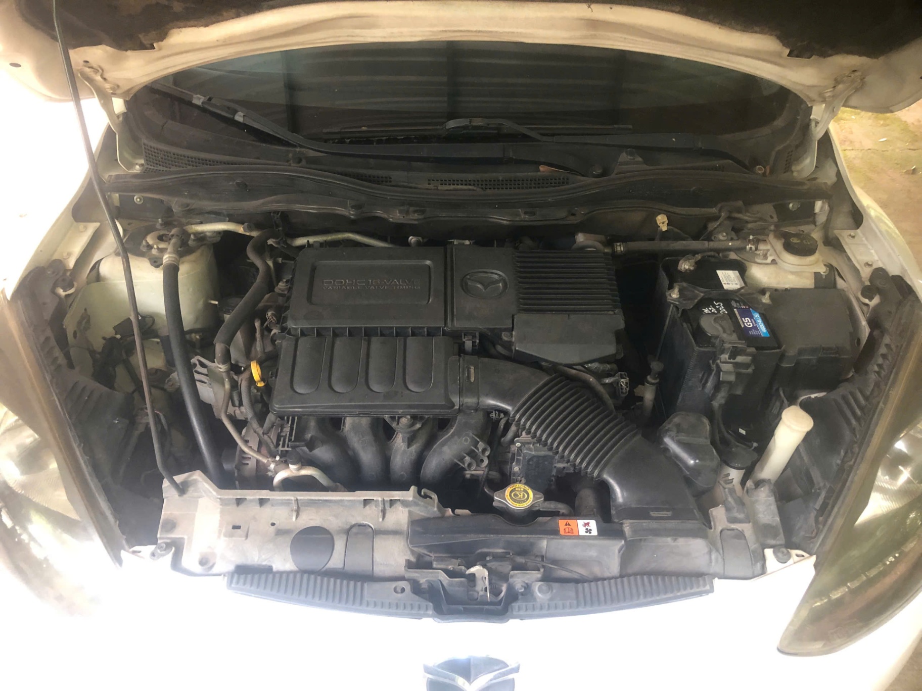Mazda 2 S 2014 - Khoang động cơ 1