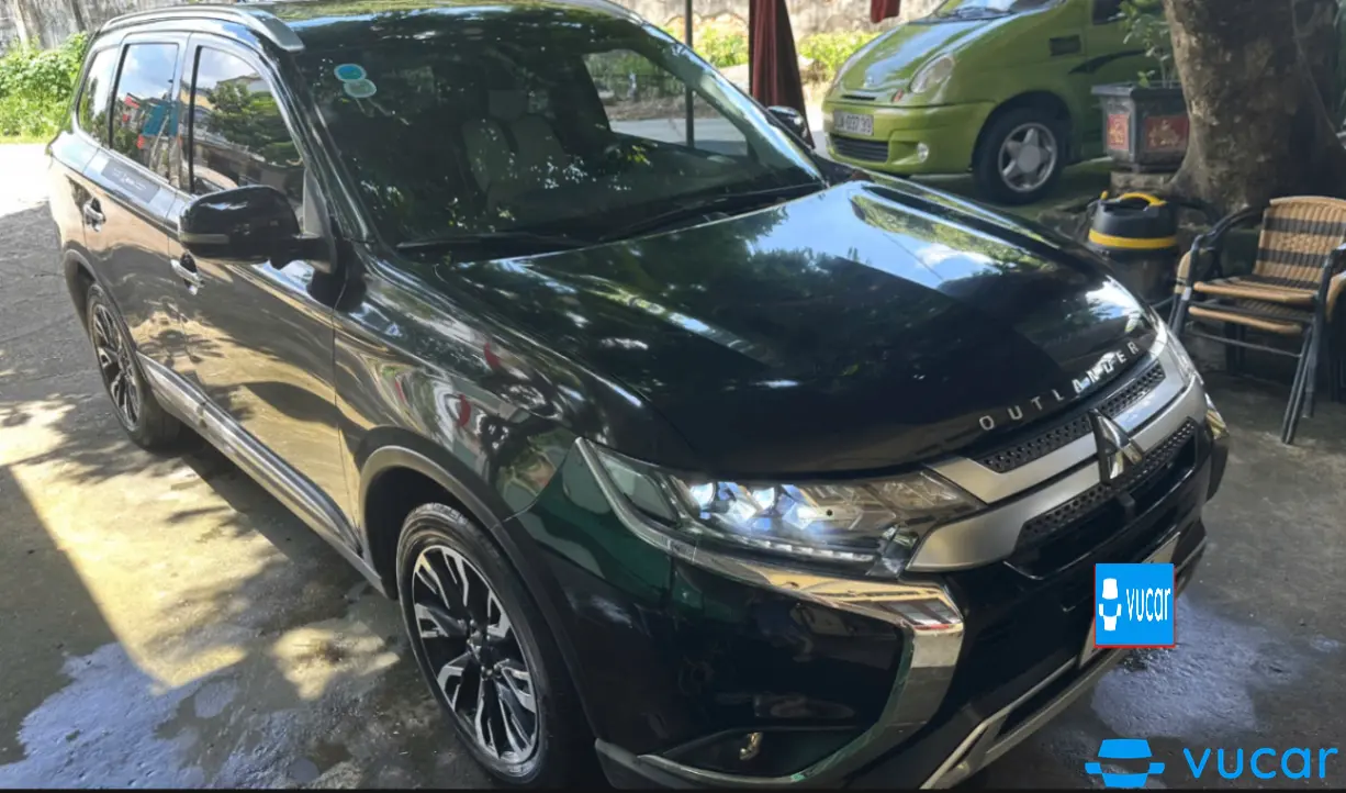 Mitsubishi Outlander 2.0 CVT Premium 2020 - Ngoại thất 2