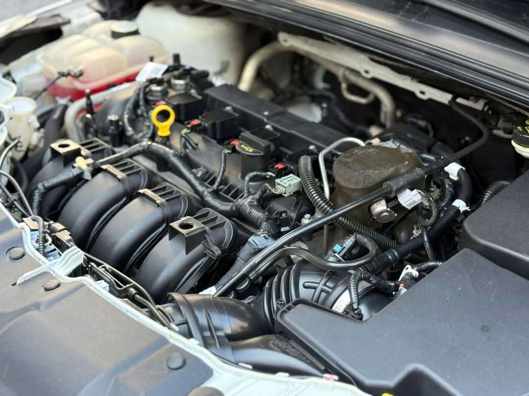 Ford Focus S 2.0 AT 2015 - Khoang động cơ 2