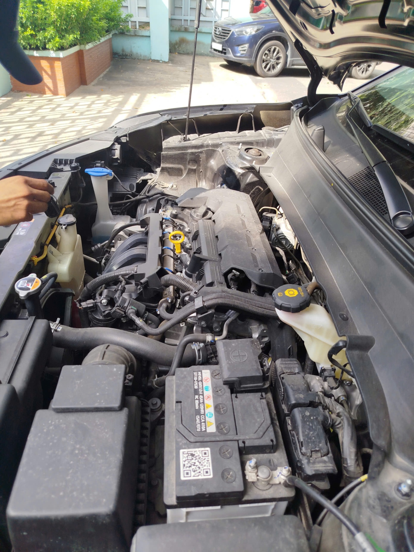 Hyundai Creta Cao cấp 1.5 AT 2022 - Khoang động cơ 2