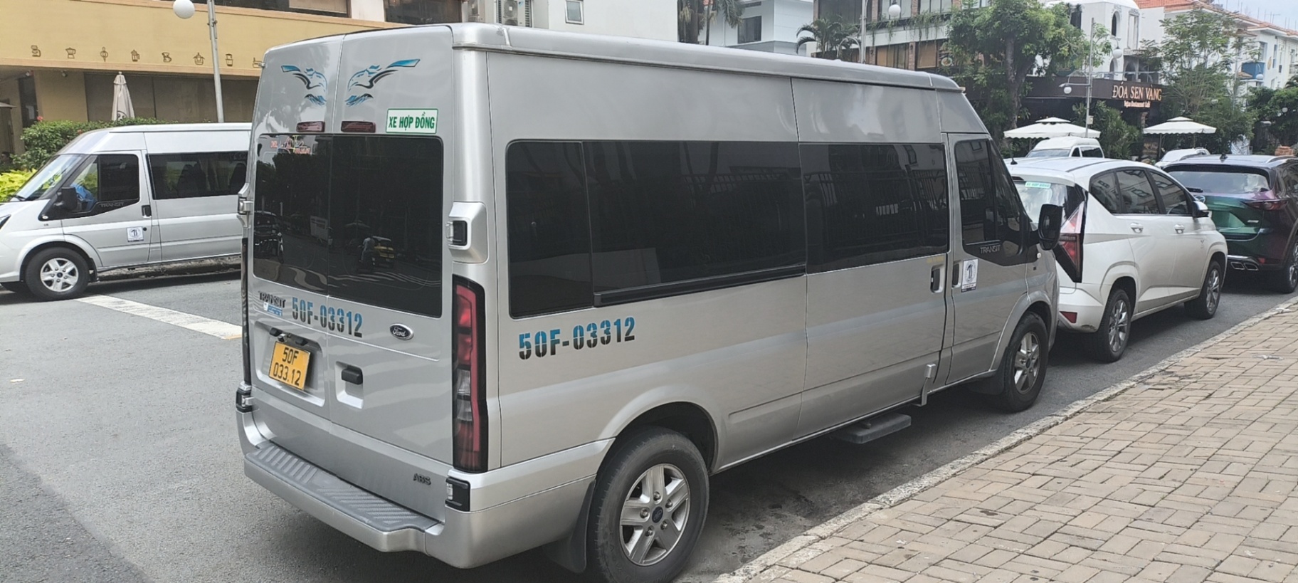 Ford Transit Tiêu chuẩn 2022 - Ngoại thất 4