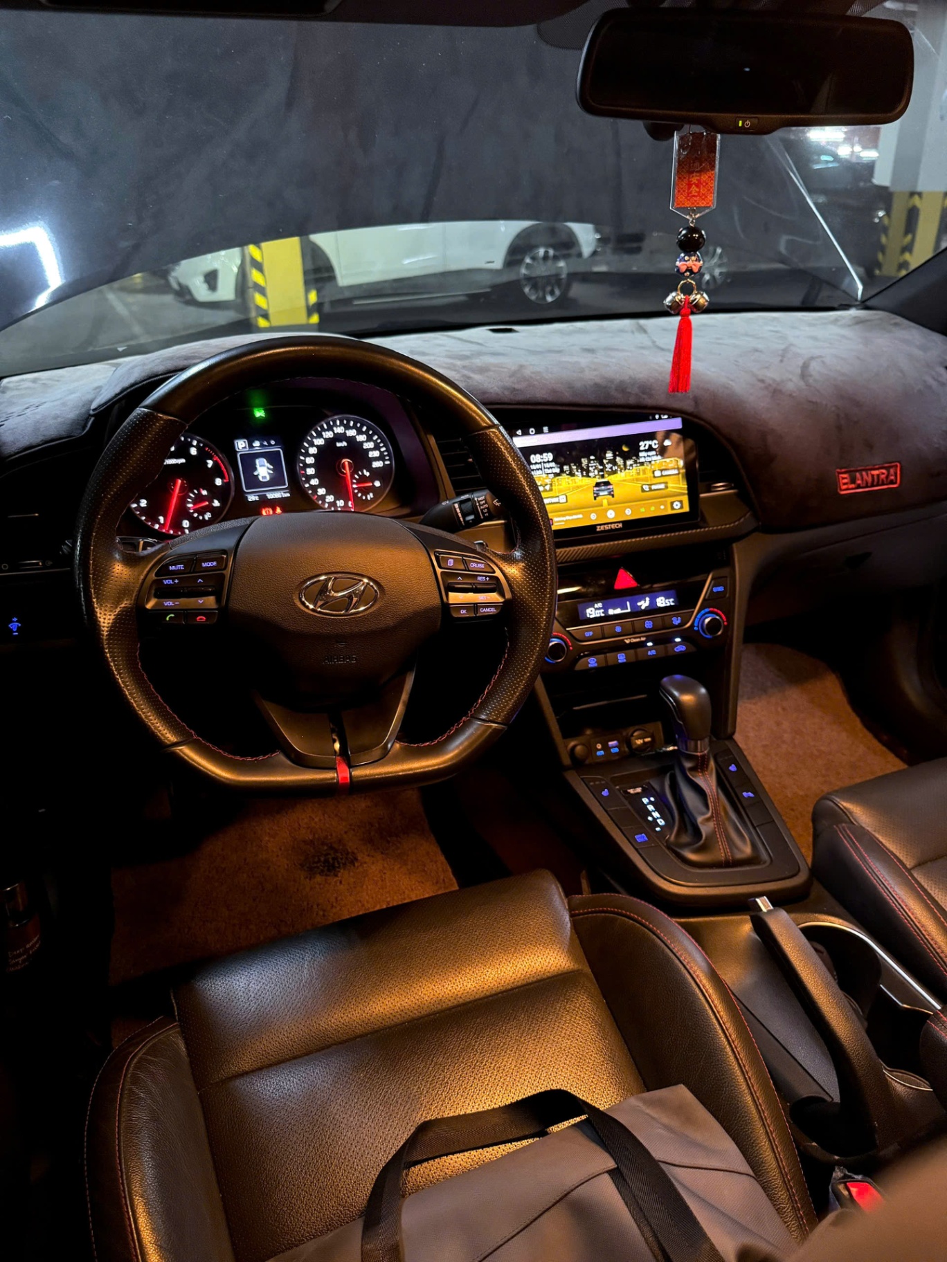 Hyundai Elantra Sport 1.6 AT 2018 - Nội thất 17