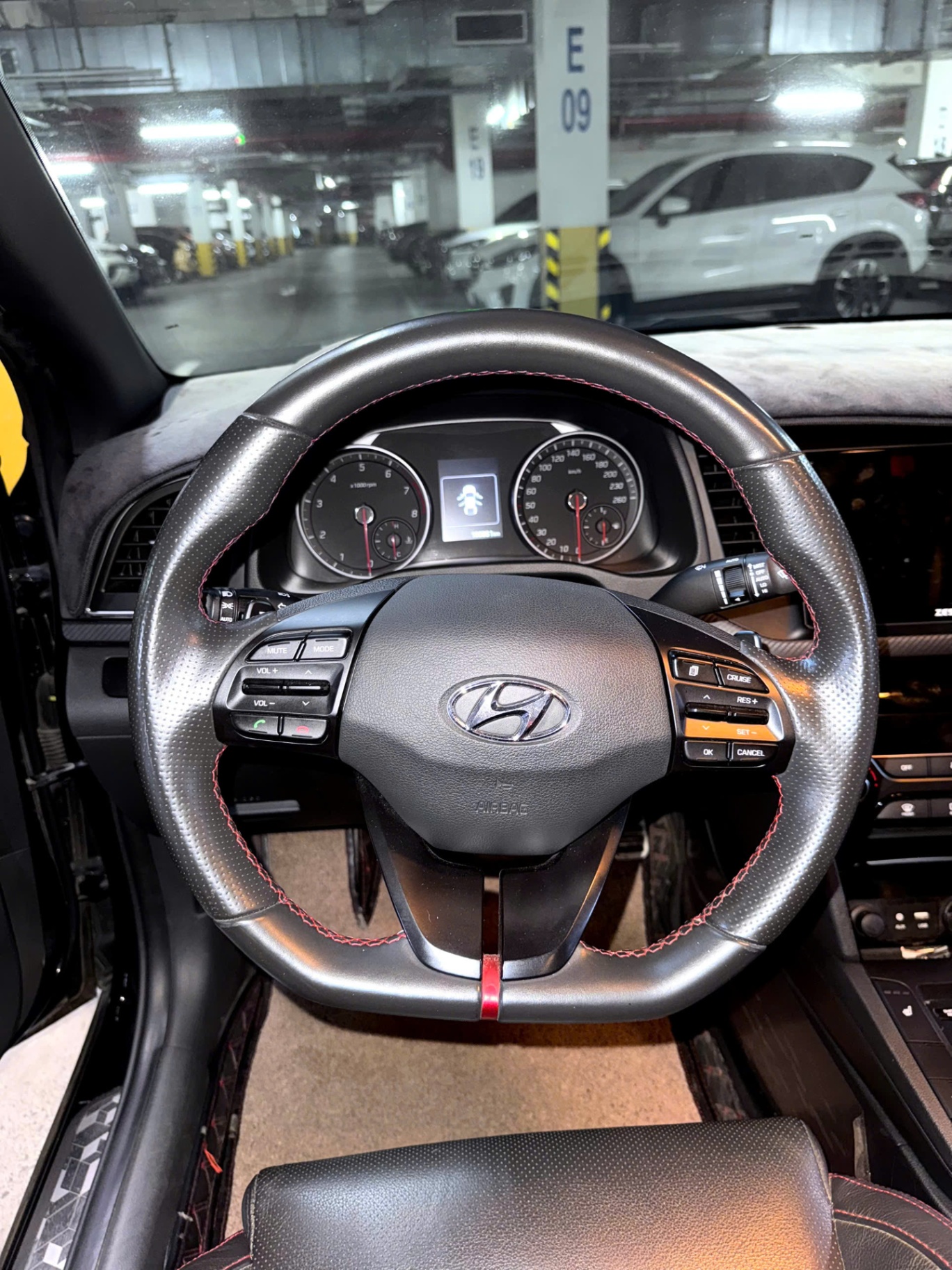 Hyundai Elantra Sport 1.6 AT 2018 - Nội thất 10